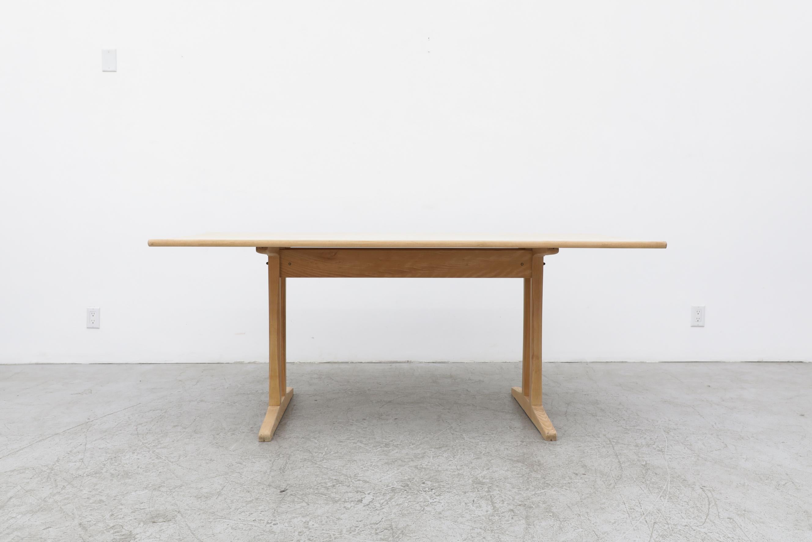 Børge Mogensen C18 oak Shaker dining table for FDB Møbler, 1960s. One of Borge Mogensen's collection of distinctive tables that over time has grown to be considered timeless masterpiece on a national and worldwide level. First created in 1947. In