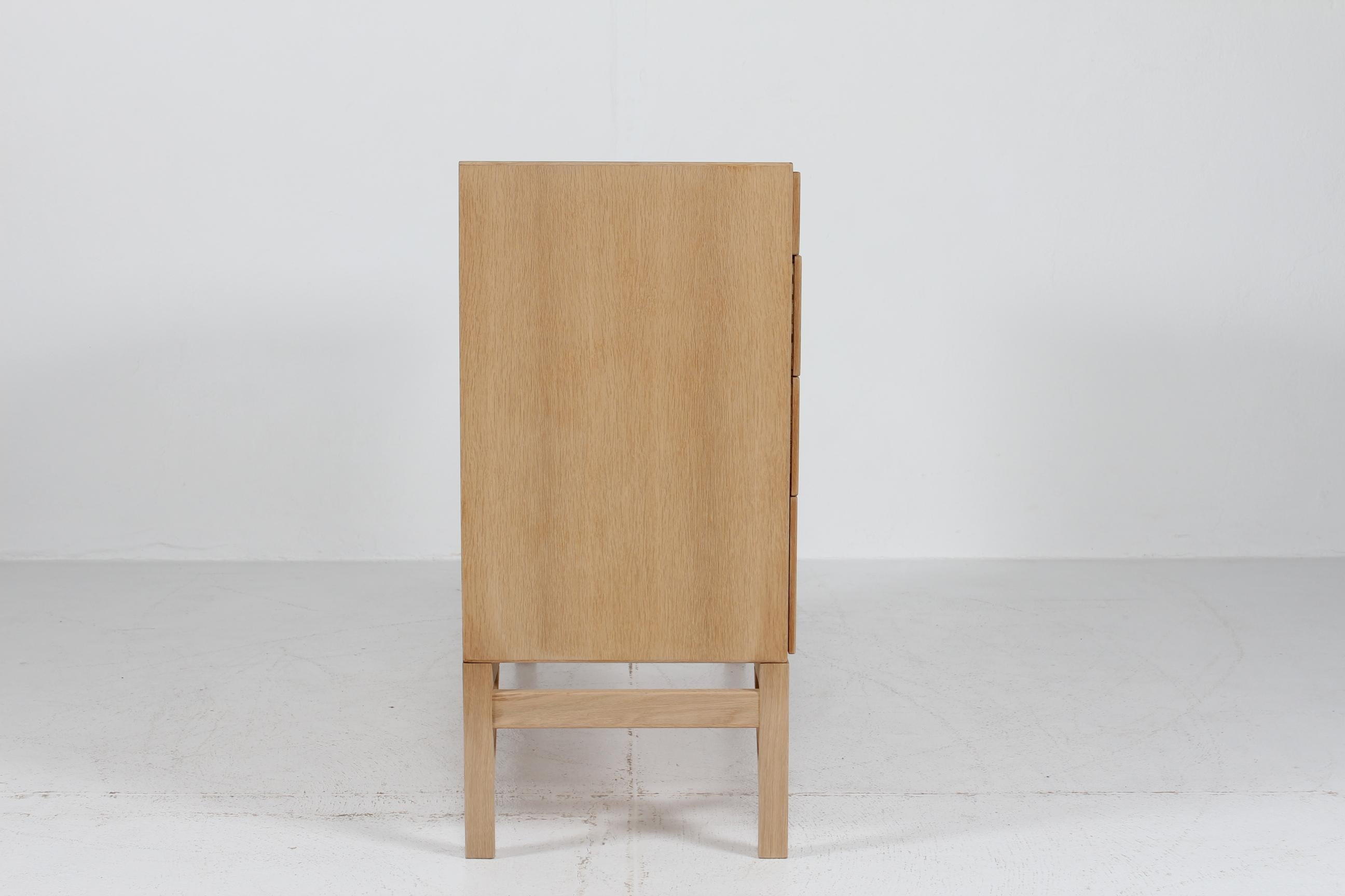 Mid-Century Modern Børge Mogensen Chest of Drawers on China Legs Made of Oak by FDB Møbler 1950s For Sale