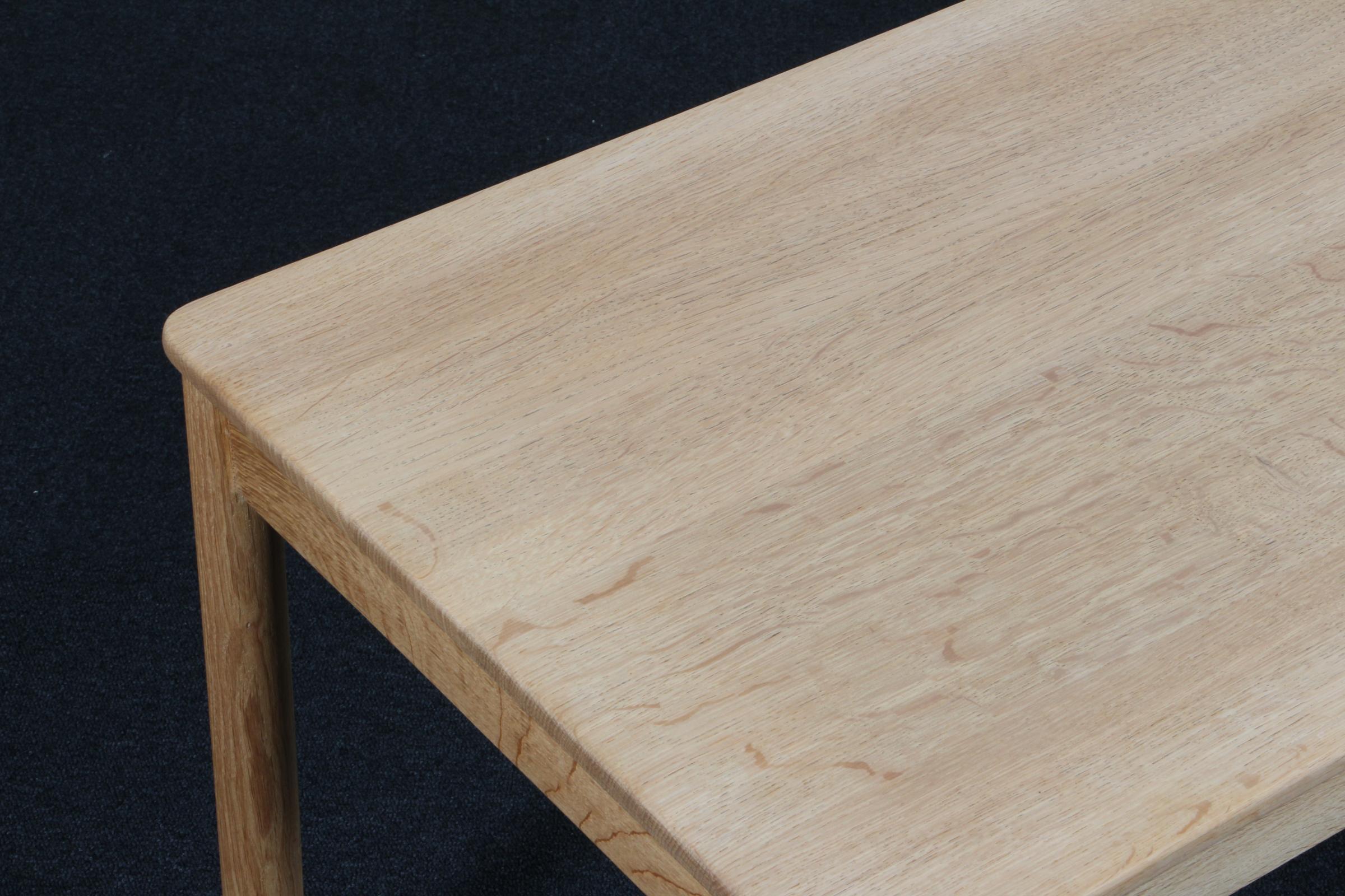 Danois Børge Mogensen Coffee Table, Solid oil treated Oak, Model 5353, Denmark en vente