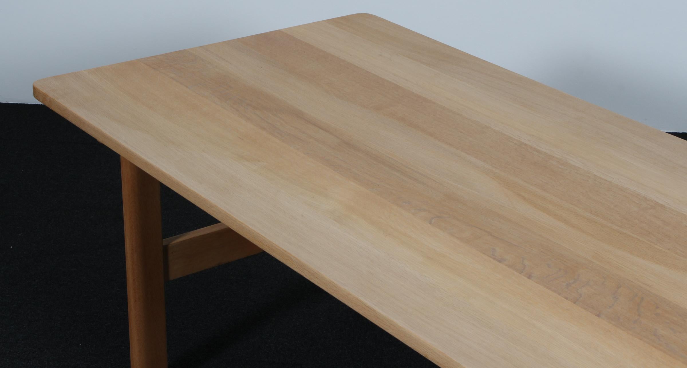 Børge Mogensen Couchtisch, Massive seifenbehandelte Eiche, Modell 268, Dänemark (Skandinavische Moderne) im Angebot