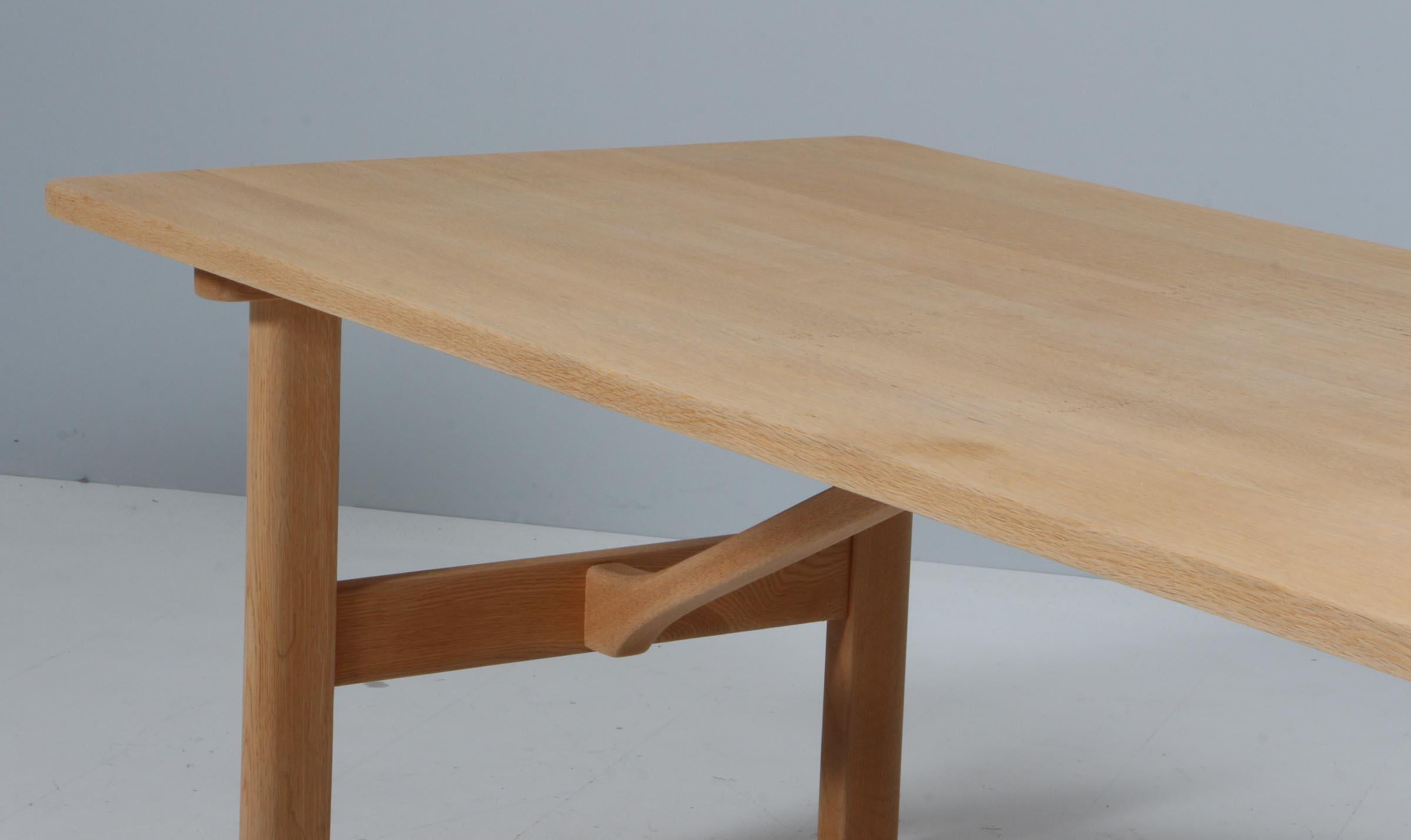 Børge Mogensen Coffee Table, Solid soap Treated Oak, Model 268, Denmark In Excellent Condition For Sale In Esbjerg, DK