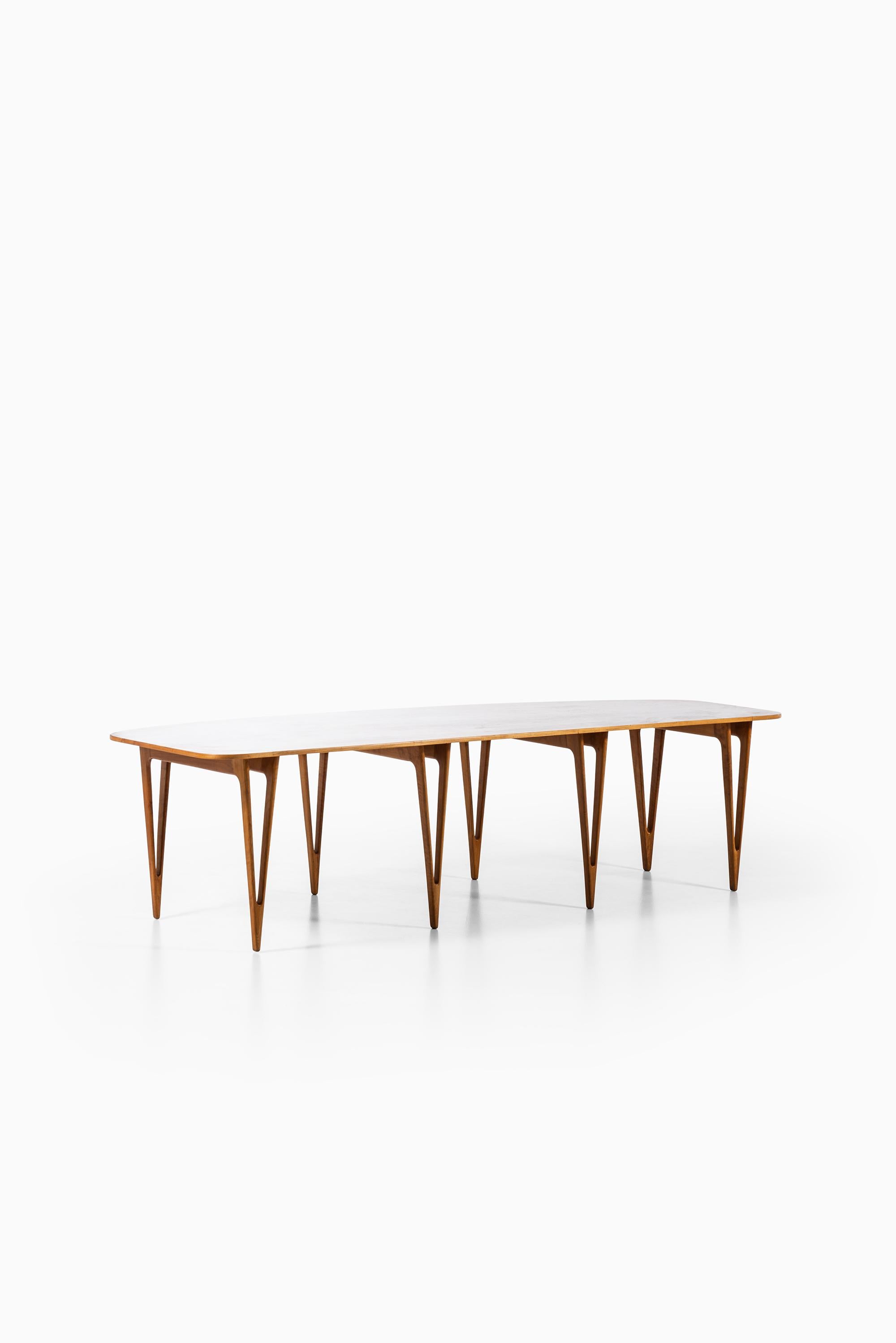 Børge Mogensen Console / Library Table by Erhard Rasmussen in Denmark For Sale 6