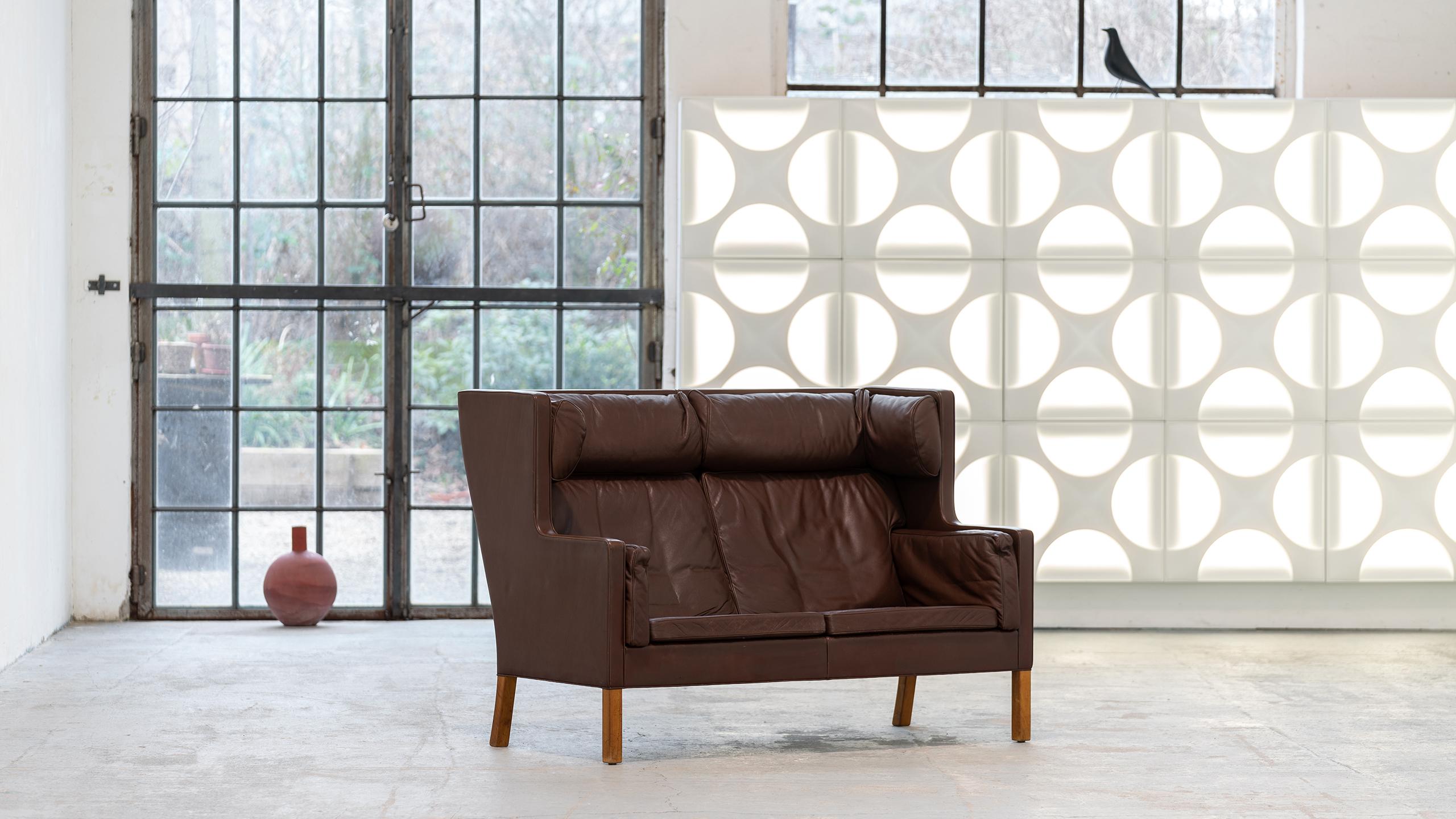 Børge Mogensen, Coupé Sofa in Chocolate Leather, 1971 for Fredericia, Denmark For Sale 3