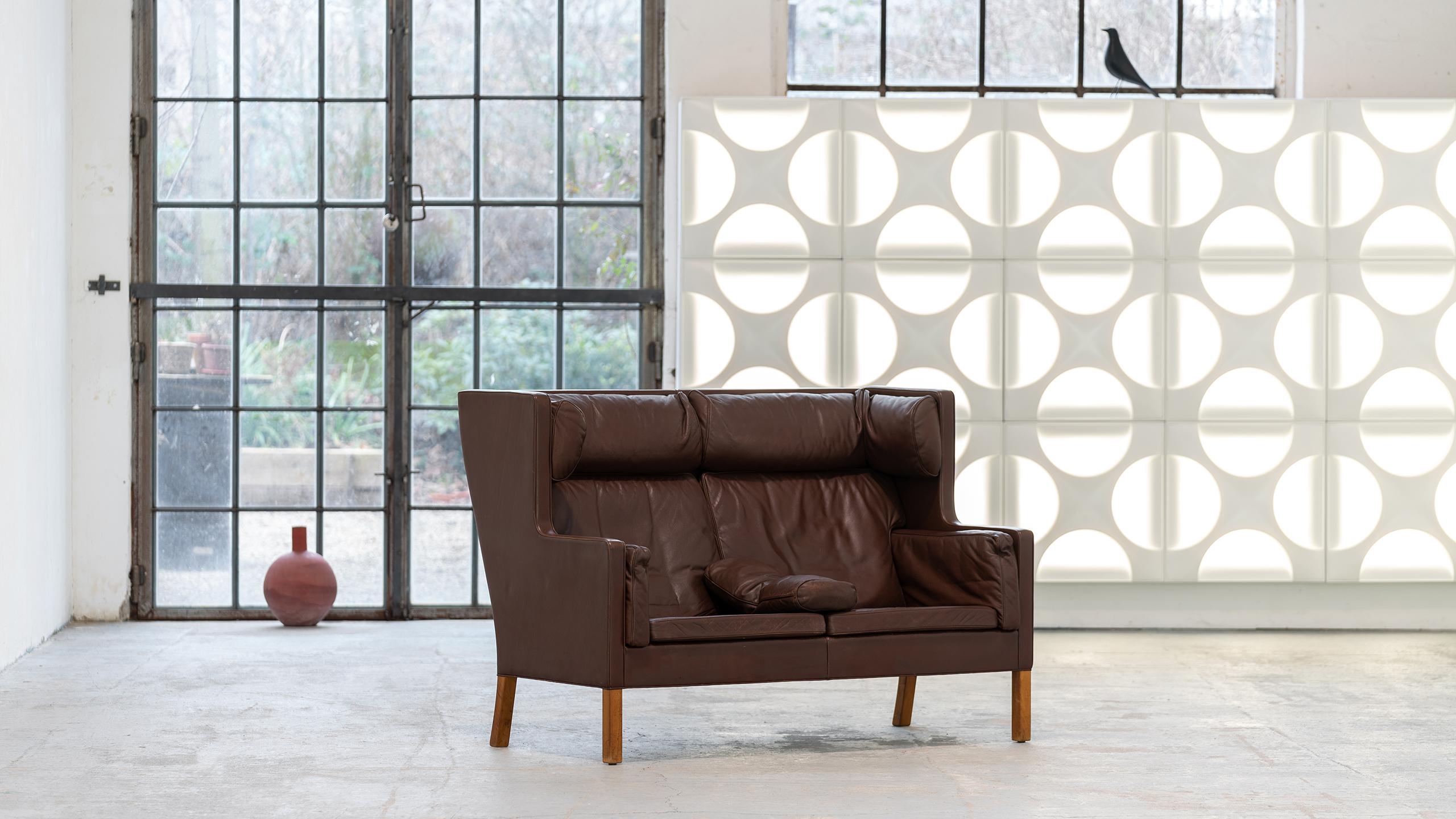 Børge Mogensen, Coupé Sofa in Chocolate Leather, 1971 for Fredericia, Denmark For Sale 4
