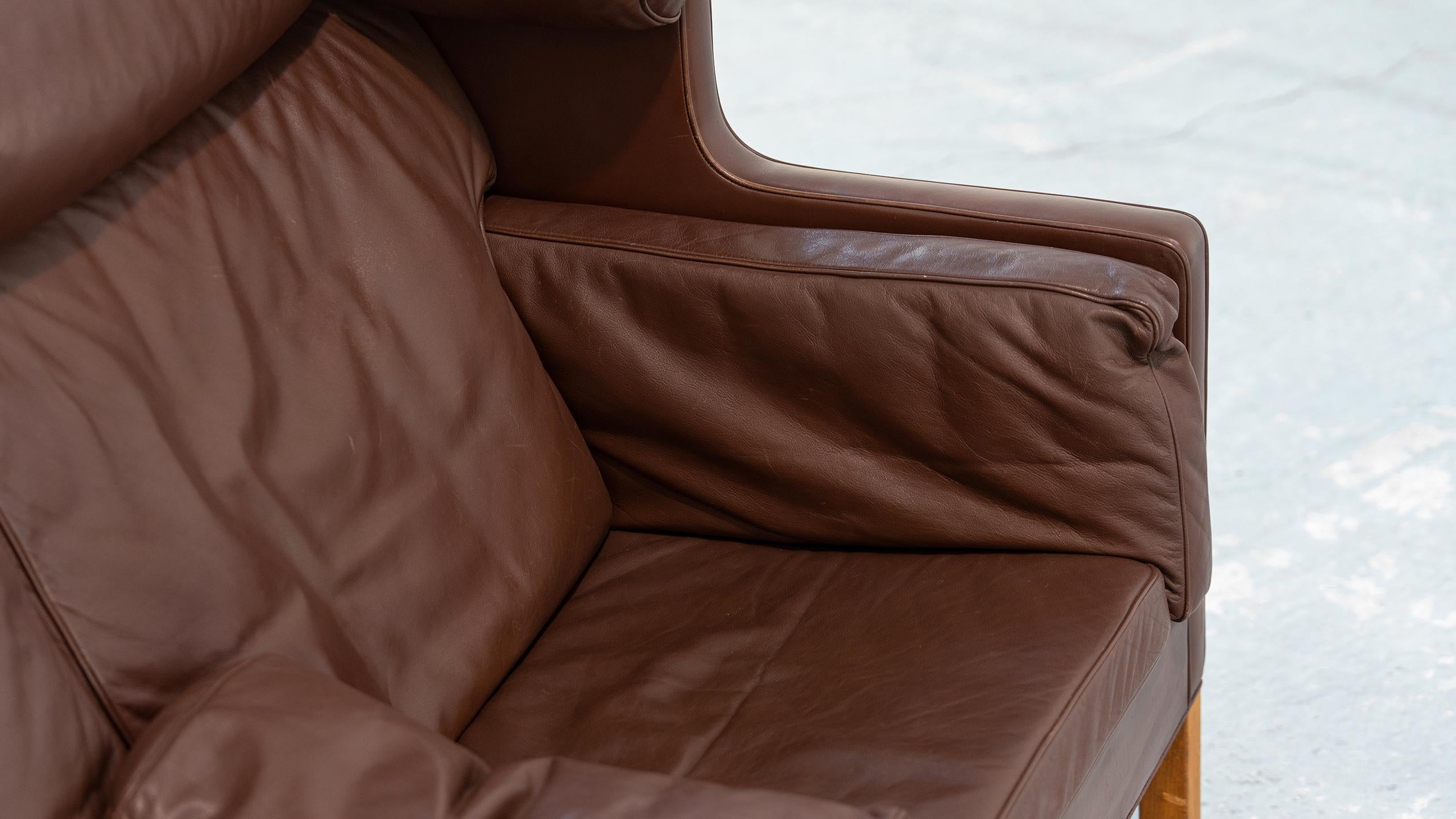Børge Mogensen, Coupé Sofa in Chocolate Leather, 1971 for Fredericia, Denmark For Sale 8