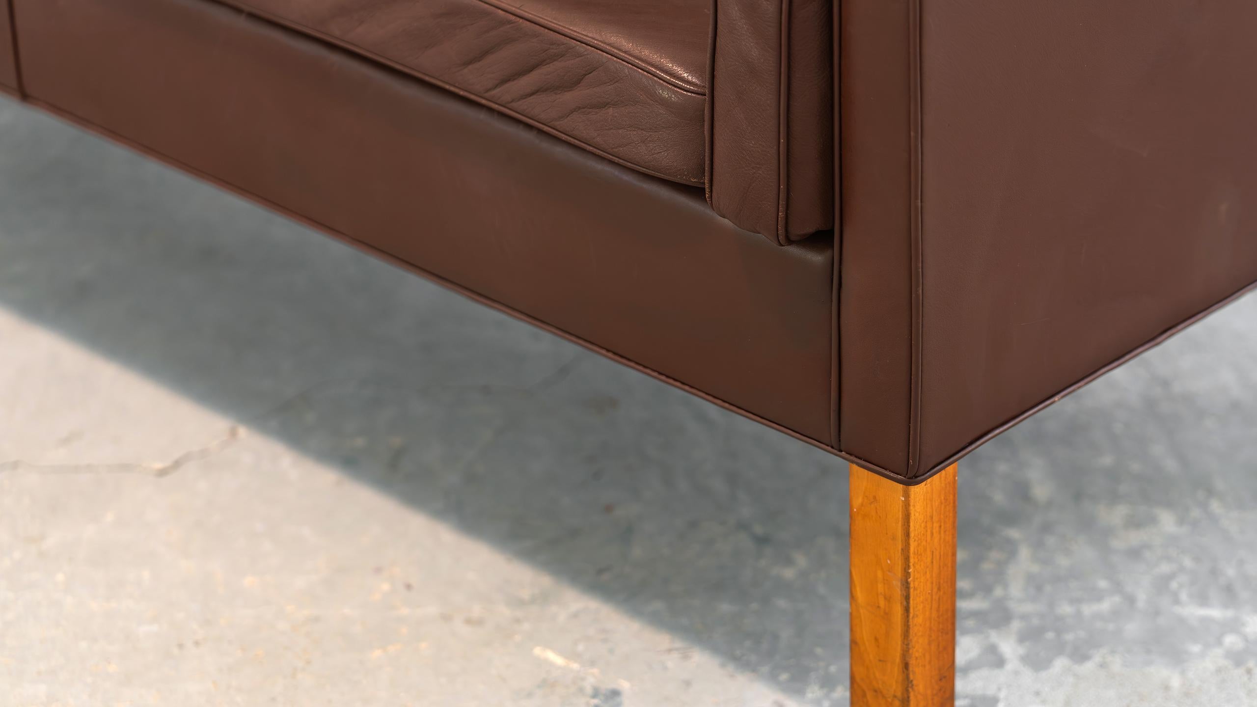 Borge Mogensen Sofa Coupé brown leather 1971 for Fredericia Denmark Mid Century For Sale 7