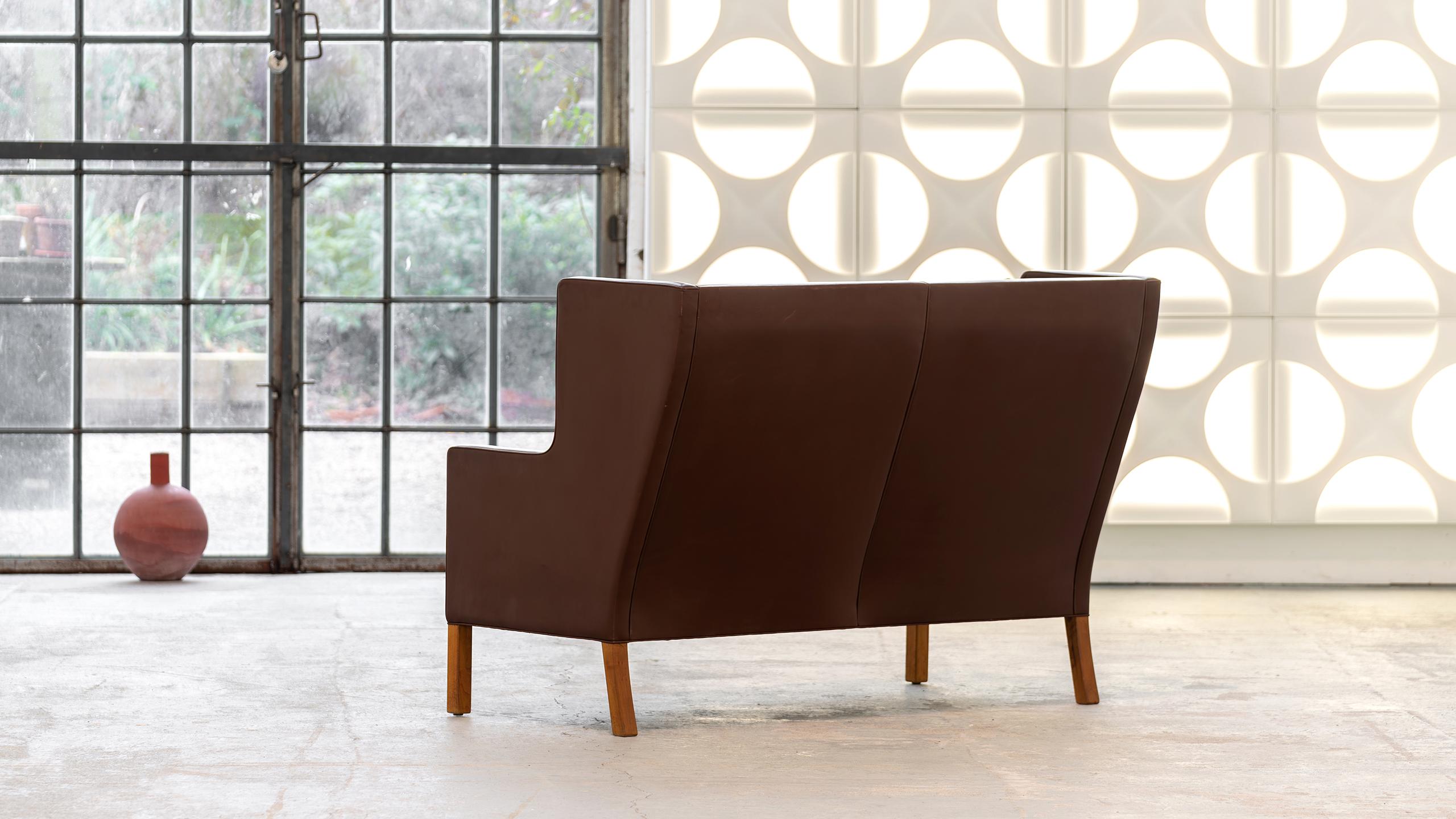 Danish Borge Mogensen Sofa Coupé brown leather 1971 for Fredericia Denmark Mid Century For Sale