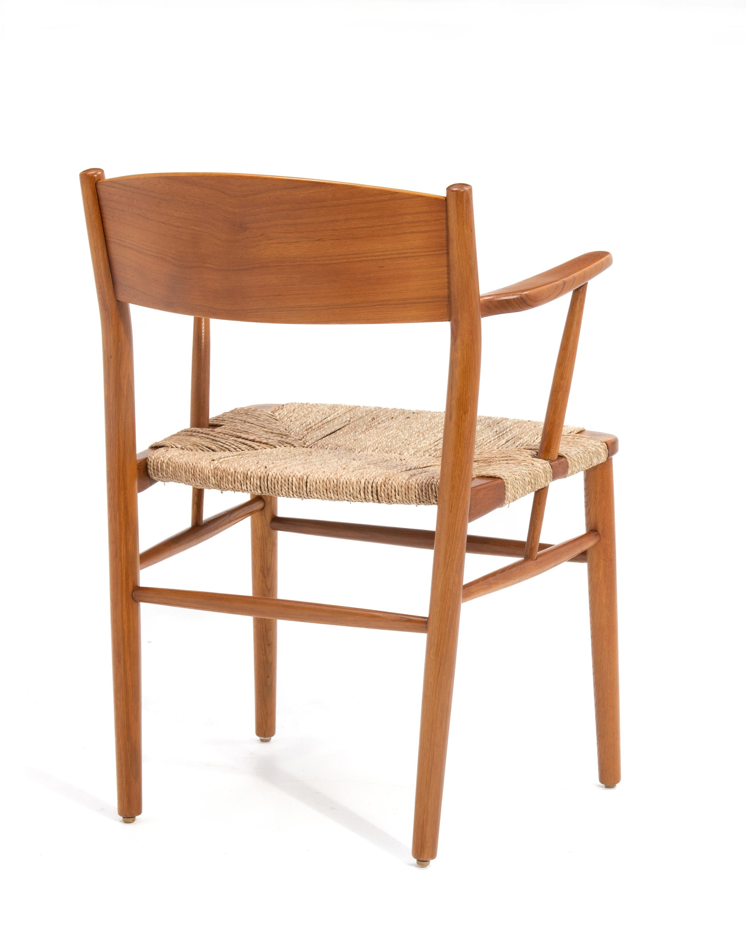 Milieu du XXe siècle Børge Mogensen Chaise de salle à manger danoise à accoudoir restaurée Søborg Møbler, milieu de siècle en vente
