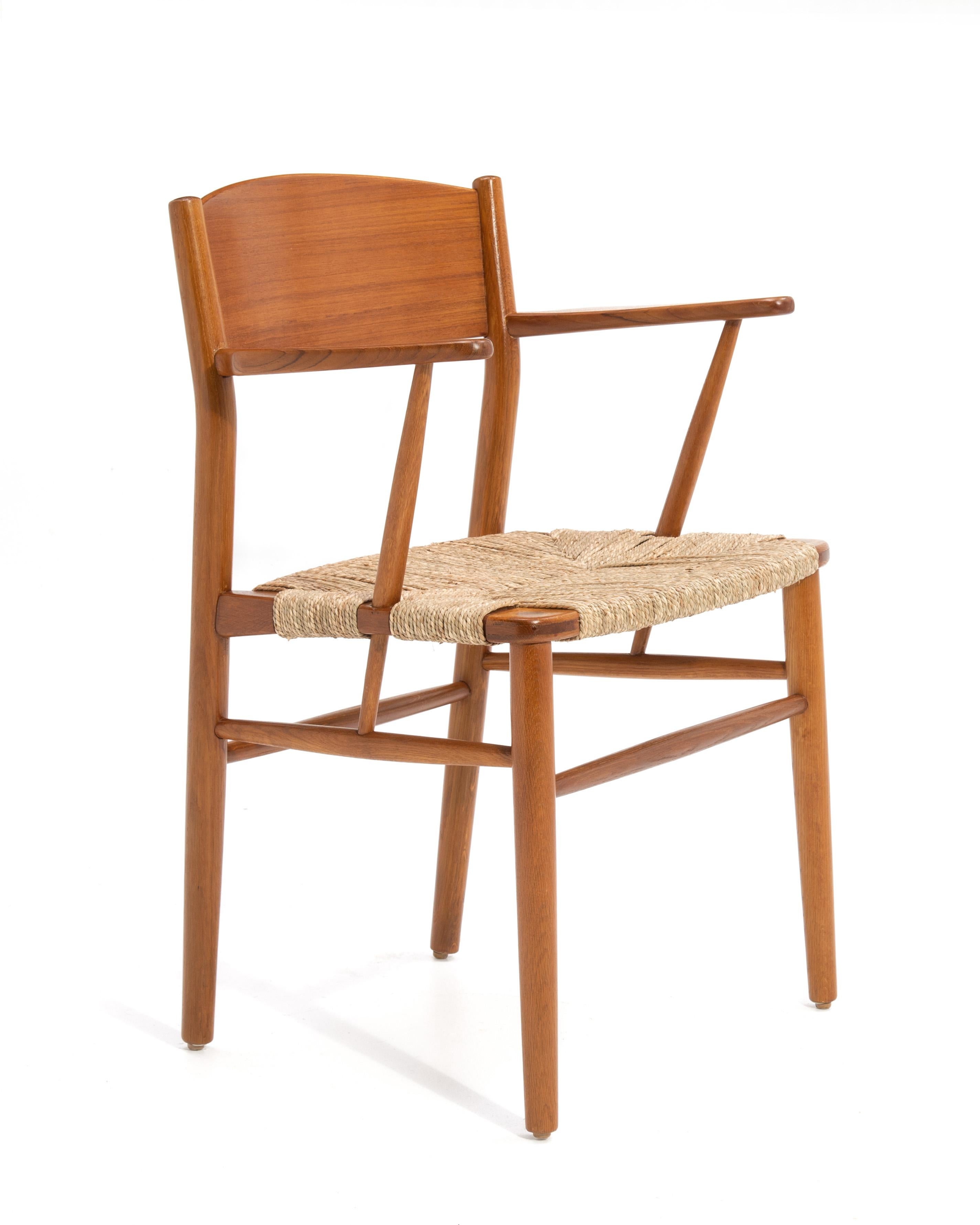 Børge Mogensen Chaise de salle à manger danoise à accoudoir restaurée Søborg Møbler, milieu de siècle en vente 1