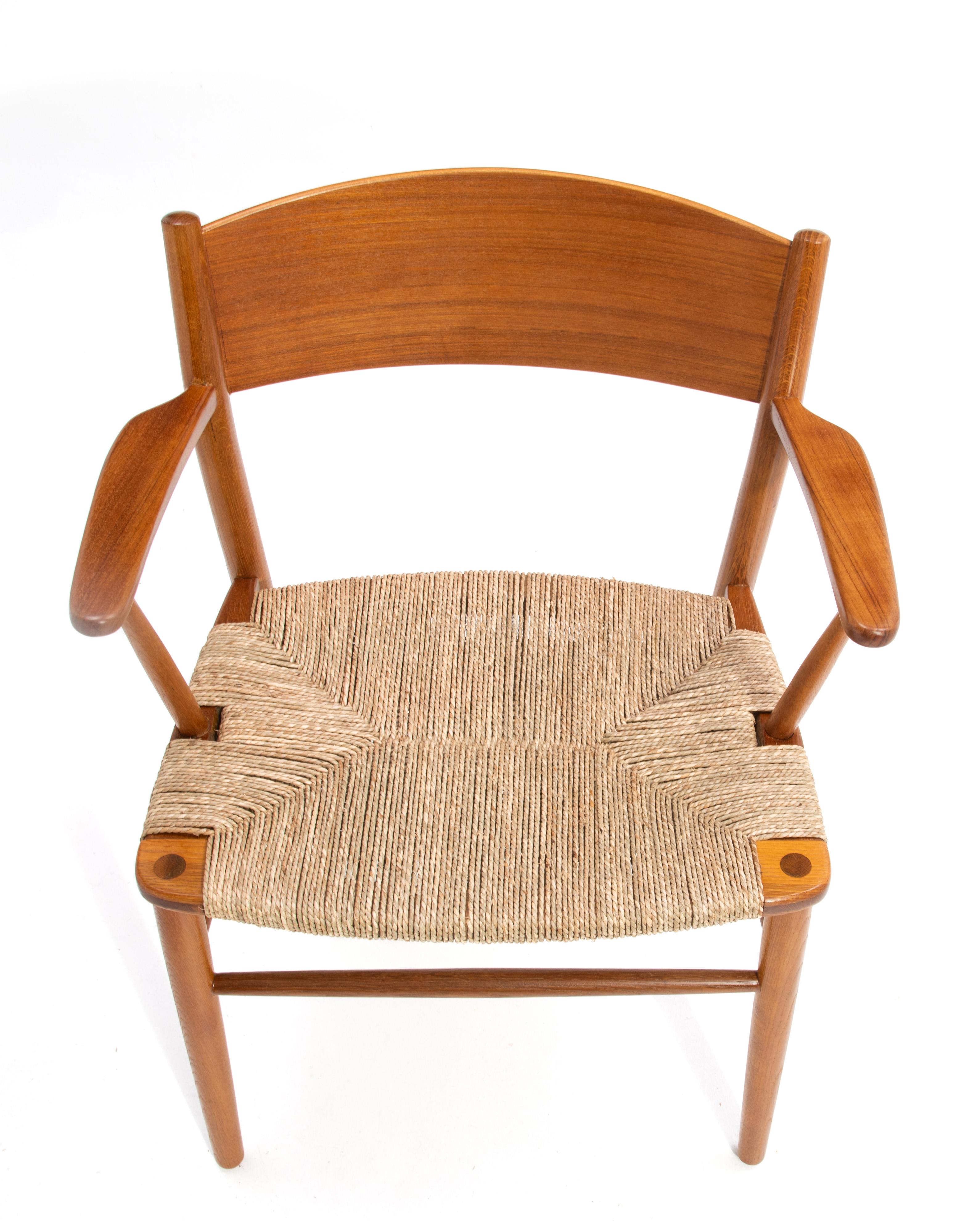 Børge Mogensen Chaise de salle à manger danoise à accoudoir restaurée Søborg Møbler, milieu de siècle en vente 2