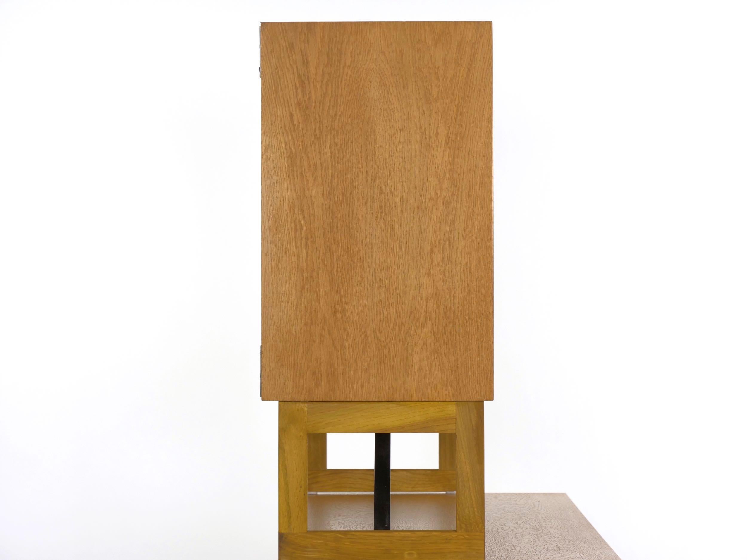 Børge Mogensen Danish Mid-Century Modern Oak Bookcase Cabinet Over Dresser (armoire à livres en chêne) en vente 12