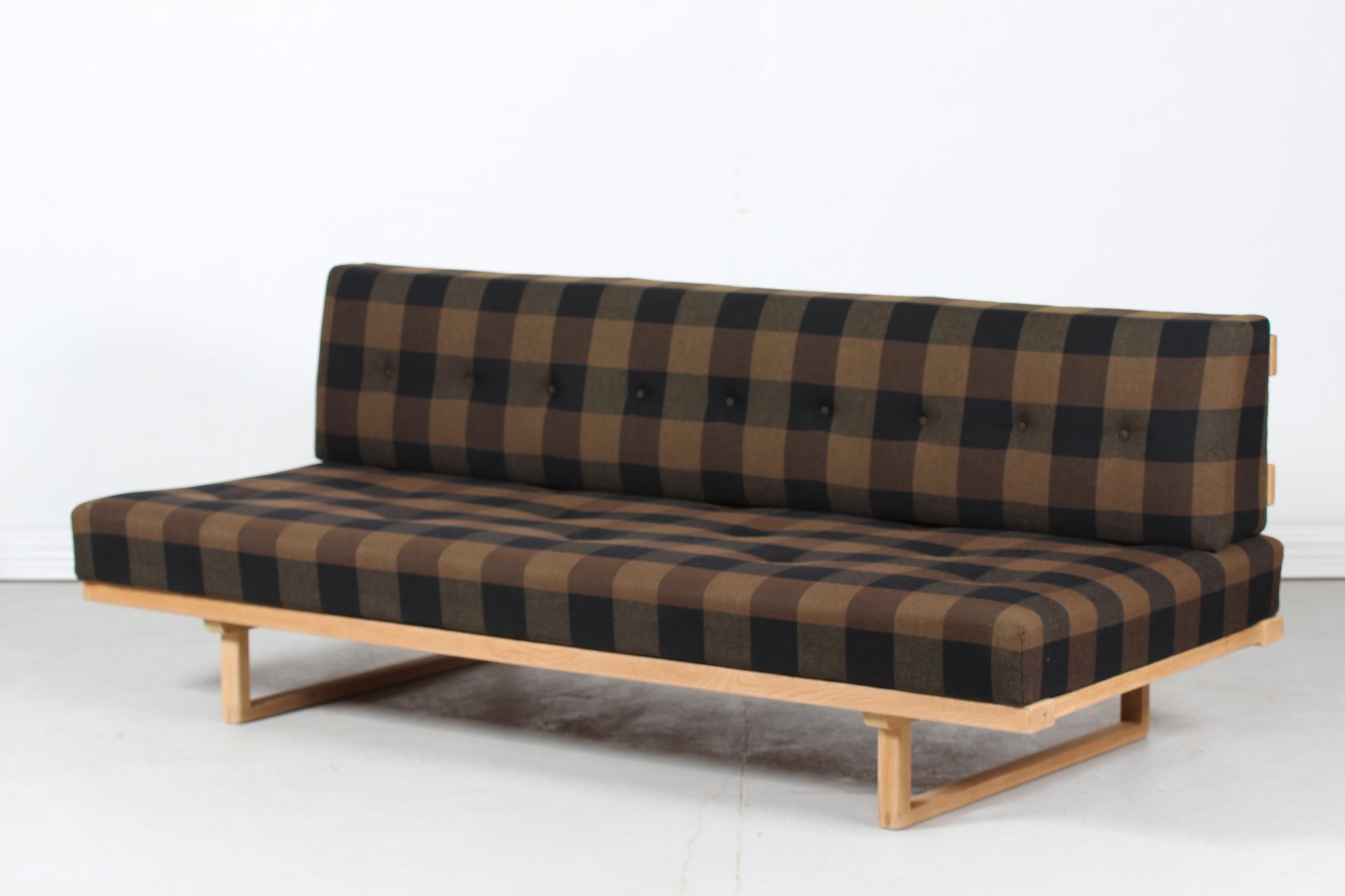 Mid-Century Modern Børge Mogensen Daybed 4312 of Oak and Wool by Fredericia Stolefabrik 1960s