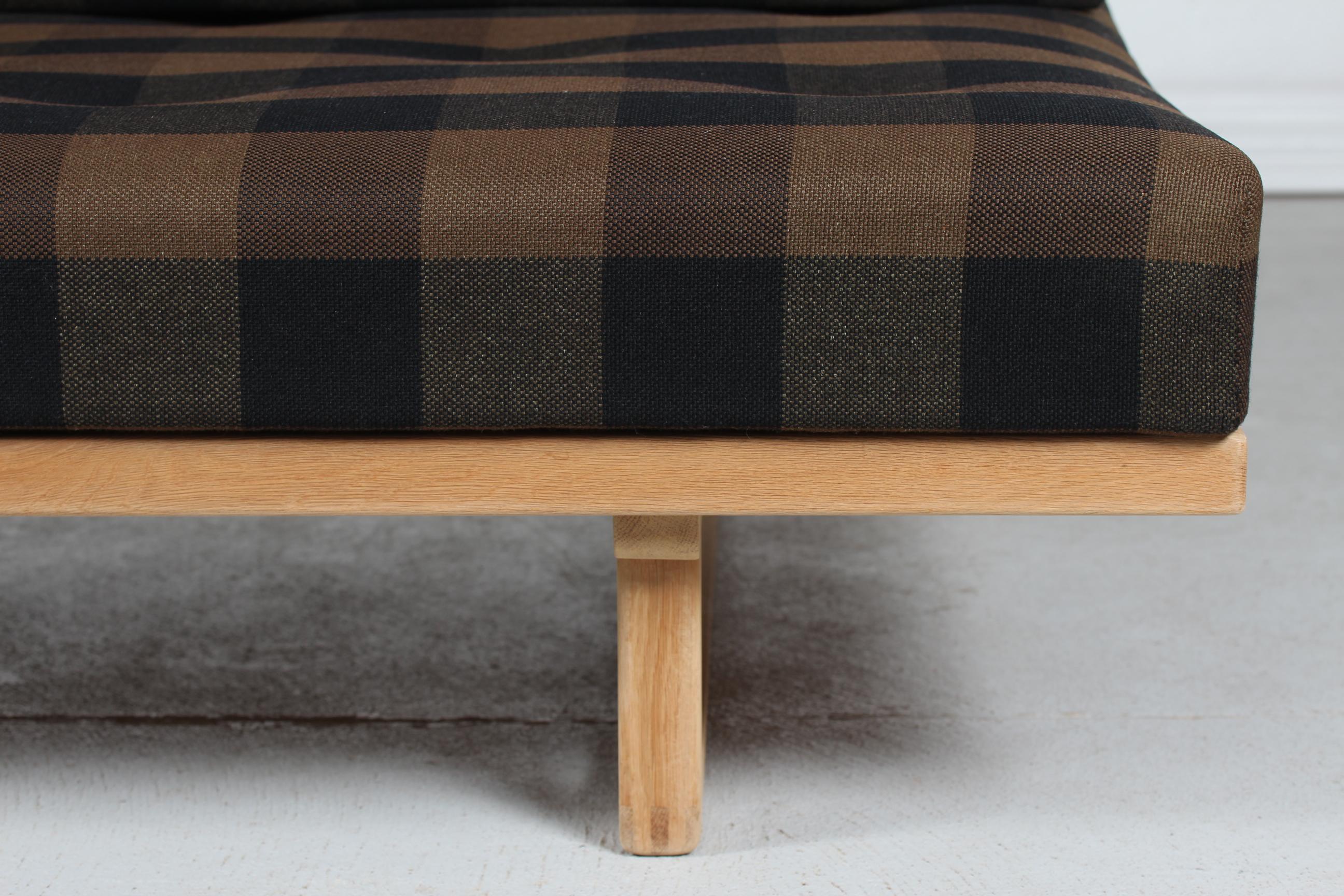 Børge Mogensen Daybed 4312 of Oak and Wool by Fredericia Stolefabrik 1960s 2