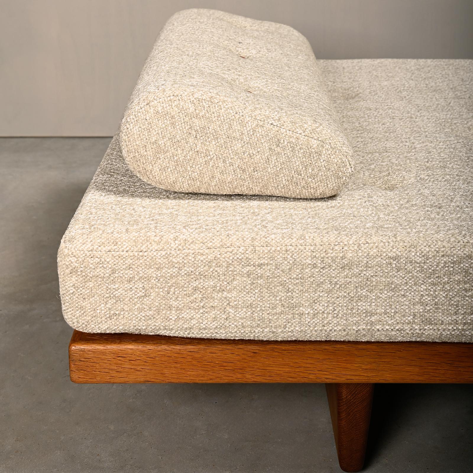 Børge Mogensen daybed in oak and natural mixed fabric for Fredericia Stolefabrik 5