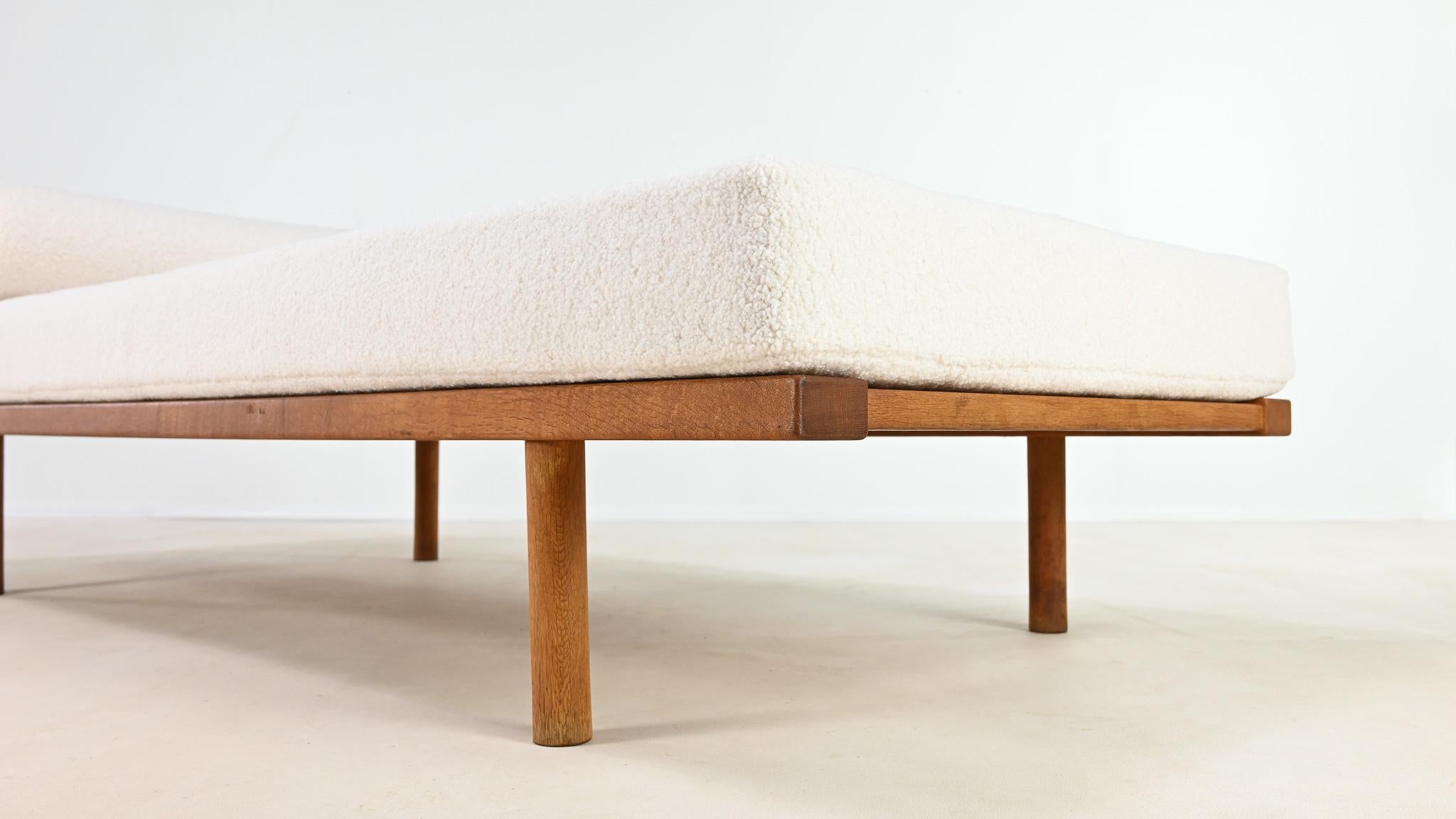 Børge Mogensen, Daybed Model 190 for Fredericia Stolefabrik. Denmark, C.1950 For Sale 4