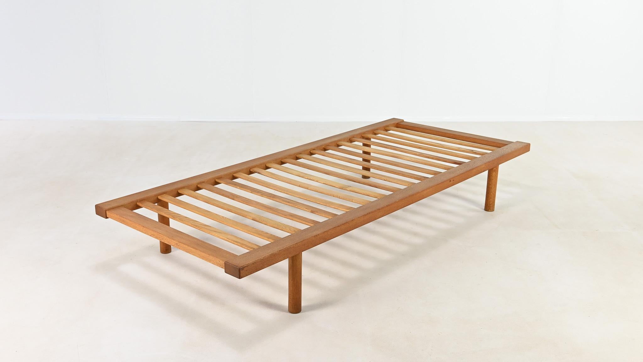 Børge Mogensen, Daybed Model 190 for Fredericia Stolefabrik. Denmark, C.1950 For Sale 7
