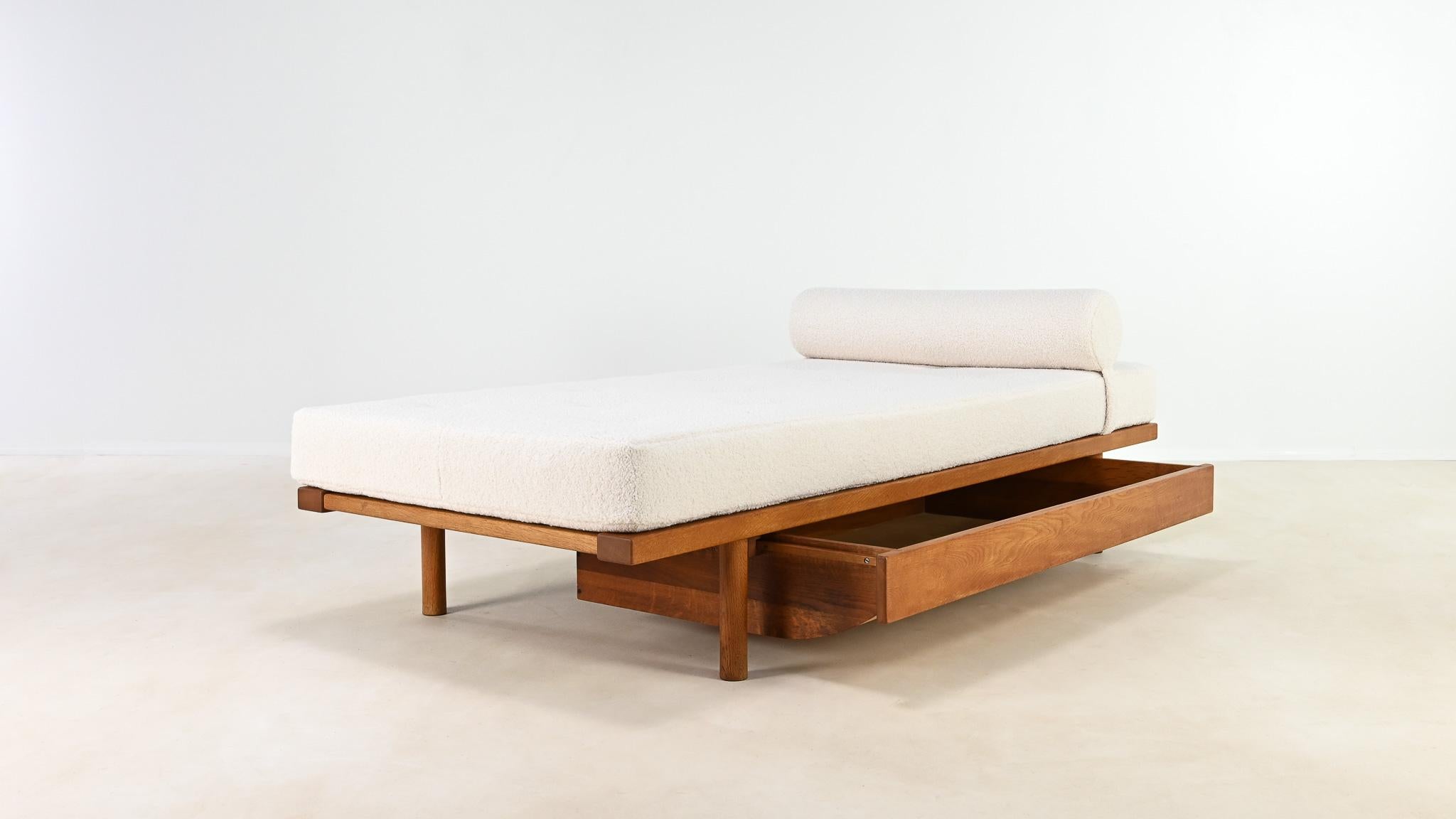 Danish Børge Mogensen, Daybed Model 190 for Fredericia Stolefabrik. Denmark, C.1950 For Sale
