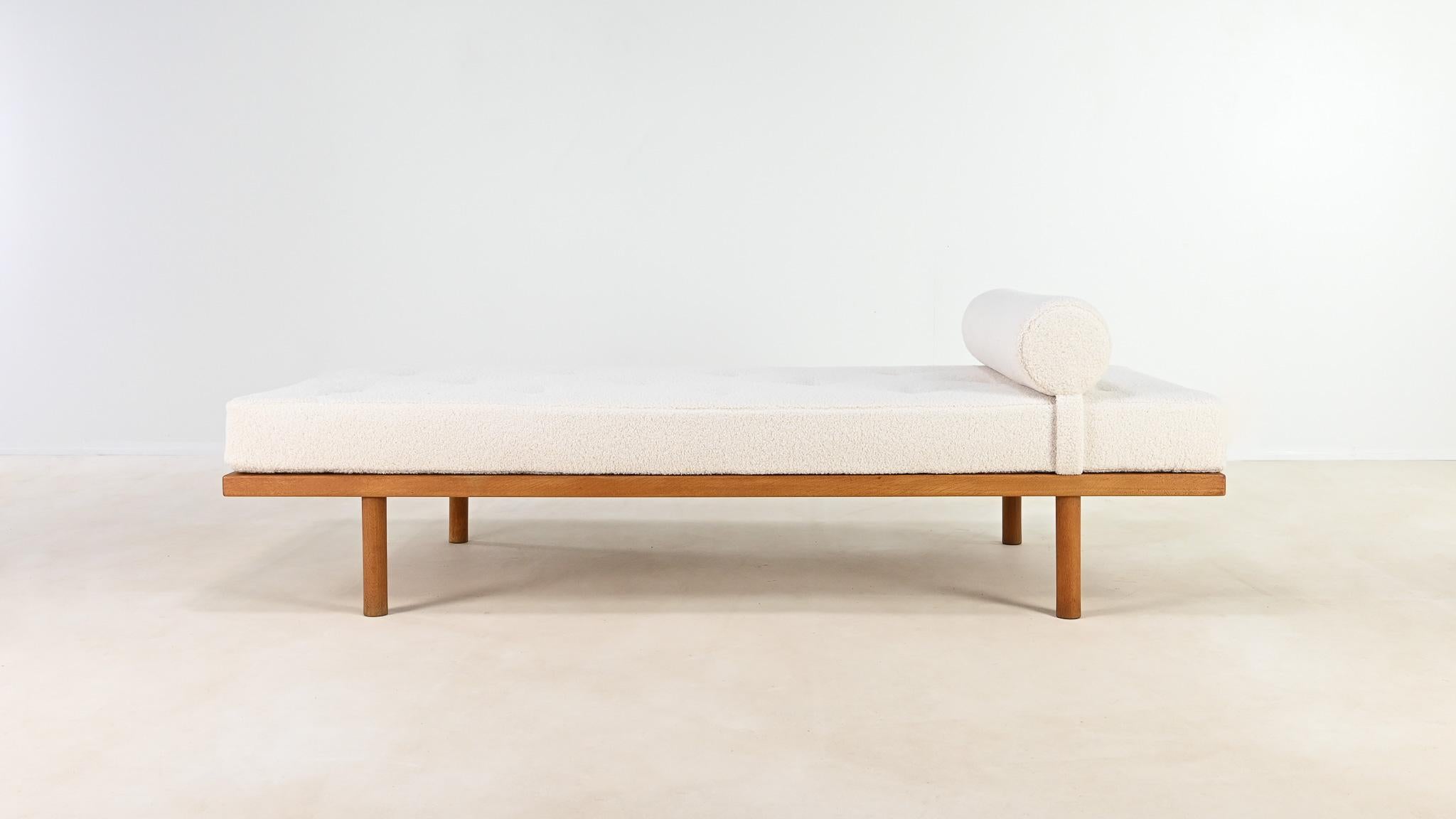 Mid-20th Century Børge Mogensen, Daybed Model 190 for Fredericia Stolefabrik. Denmark, C.1950 For Sale