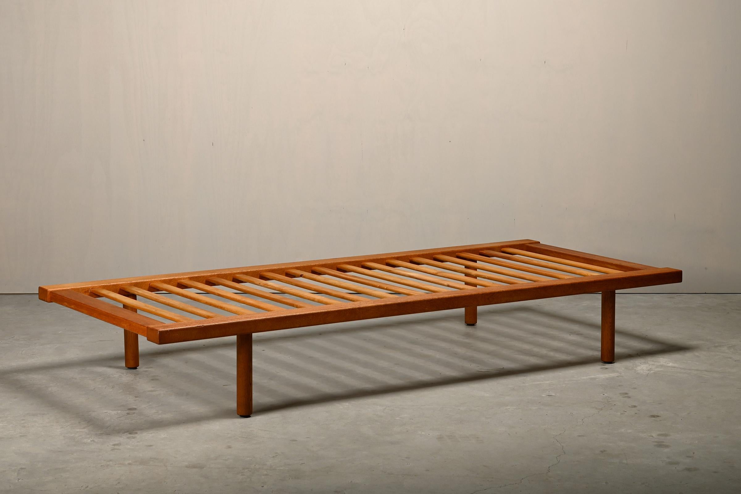 Børge Mogensen daybed Model 190 oak and natural fabric, Fredericia Stolefabrik In Good Condition In Amsterdam, NL