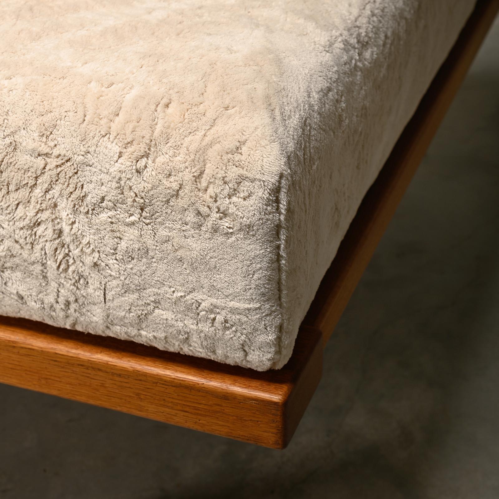 Børge Mogensen Daybed Oak and Almond colored fabric, Fredericia Stolefabrik 2