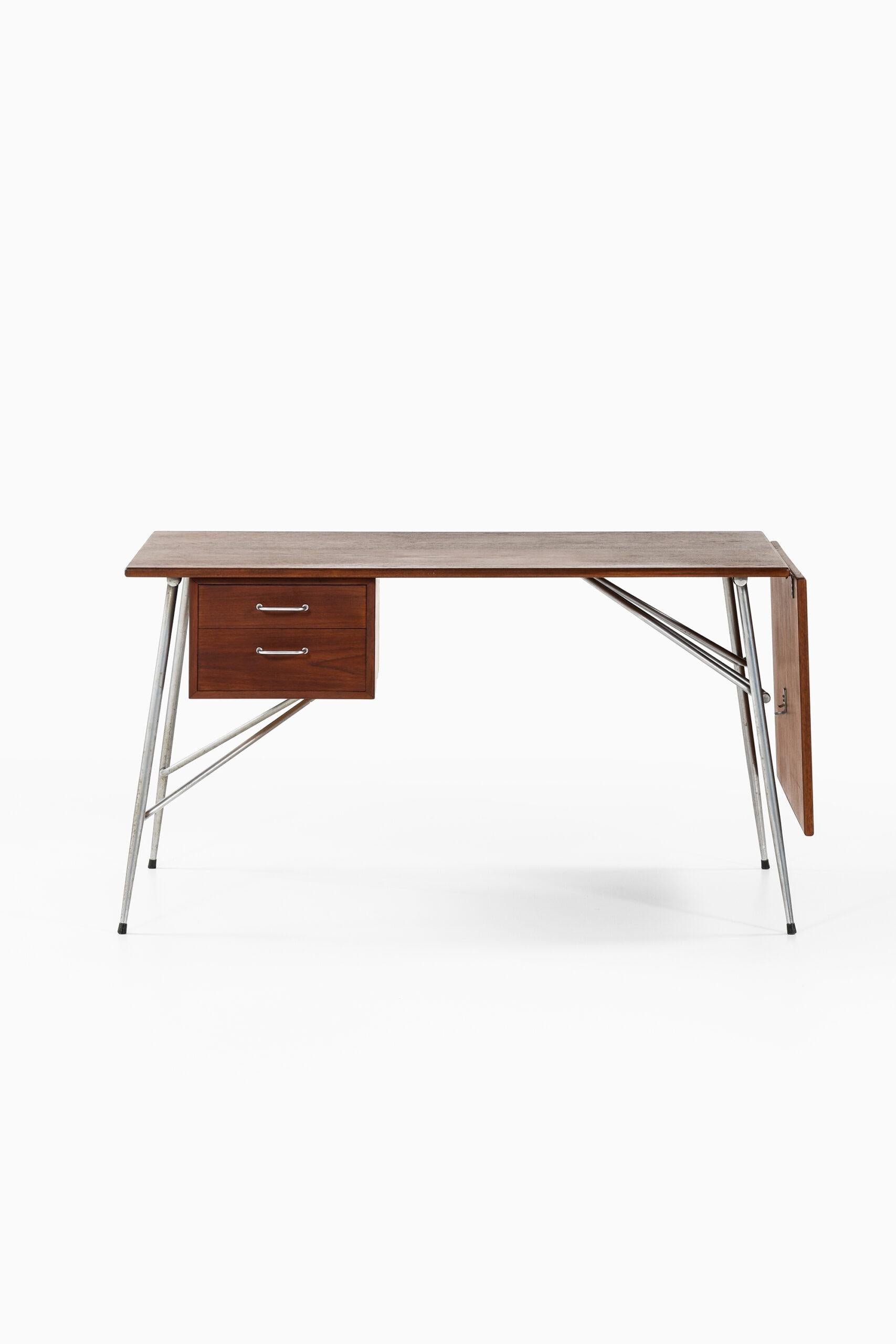 Børge Mogensen Desk Produced by Søborg Møbler in Denmark For Sale 6