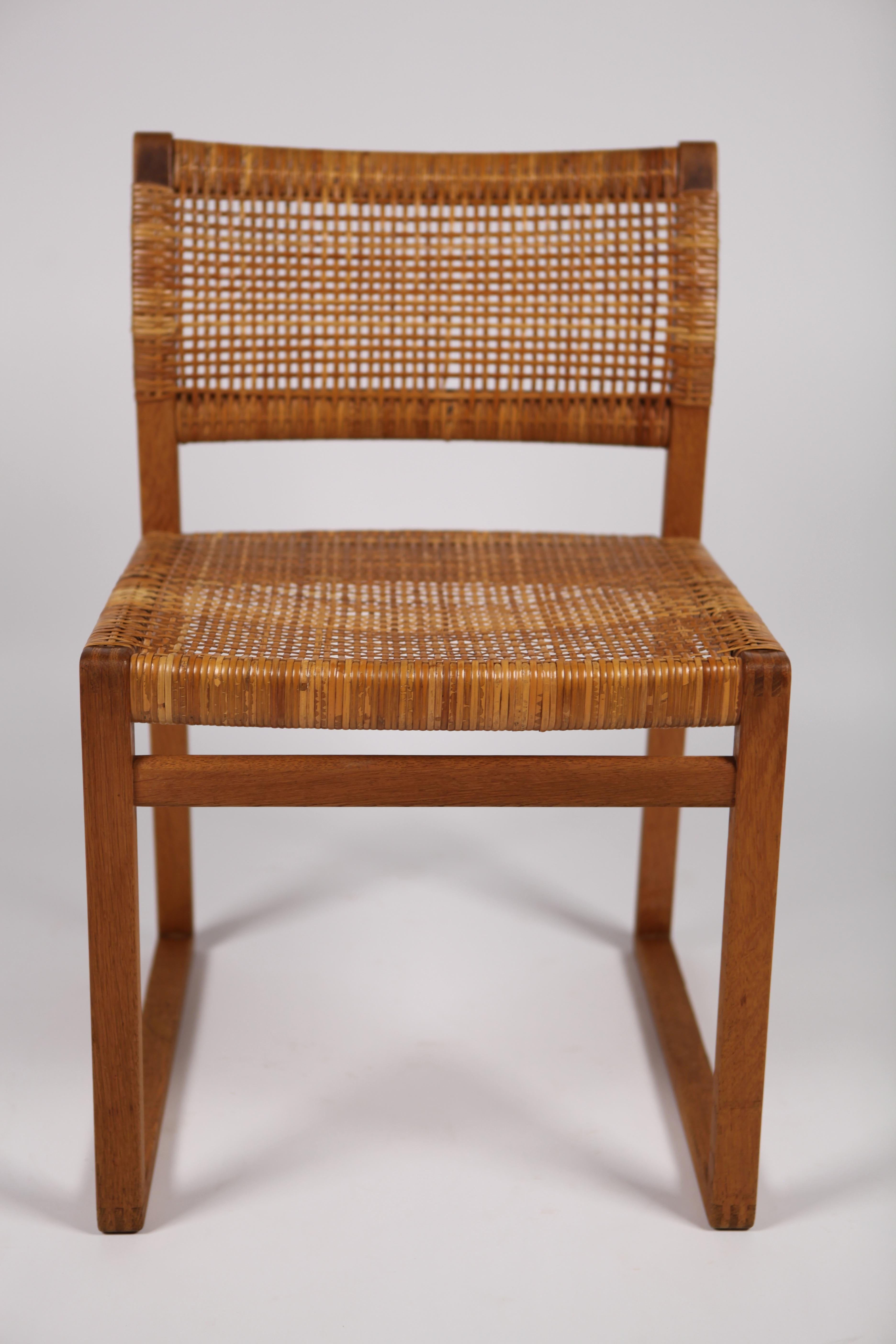 Børge Mogensen, Dining Chairs in Oak and Woven Cane, Denmark, 1957 3