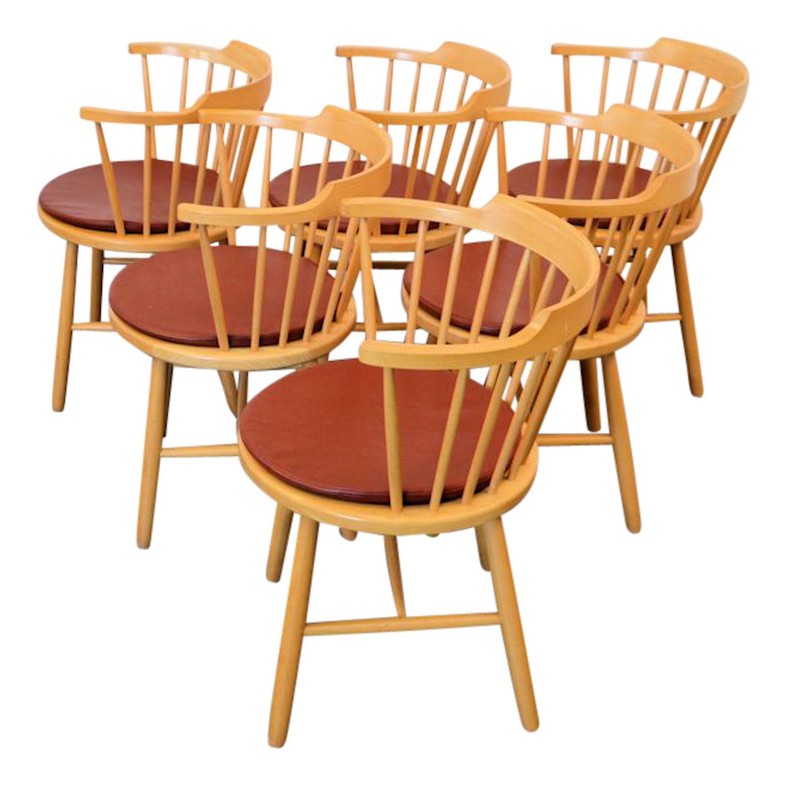 Set of six vintage Danish design dining chairs designed by worldwide known and appreciated furniture designer Børge Mogensen for manufacturer Fredericia. Mogensen was one of the most important among a generation of furniture designers who made the