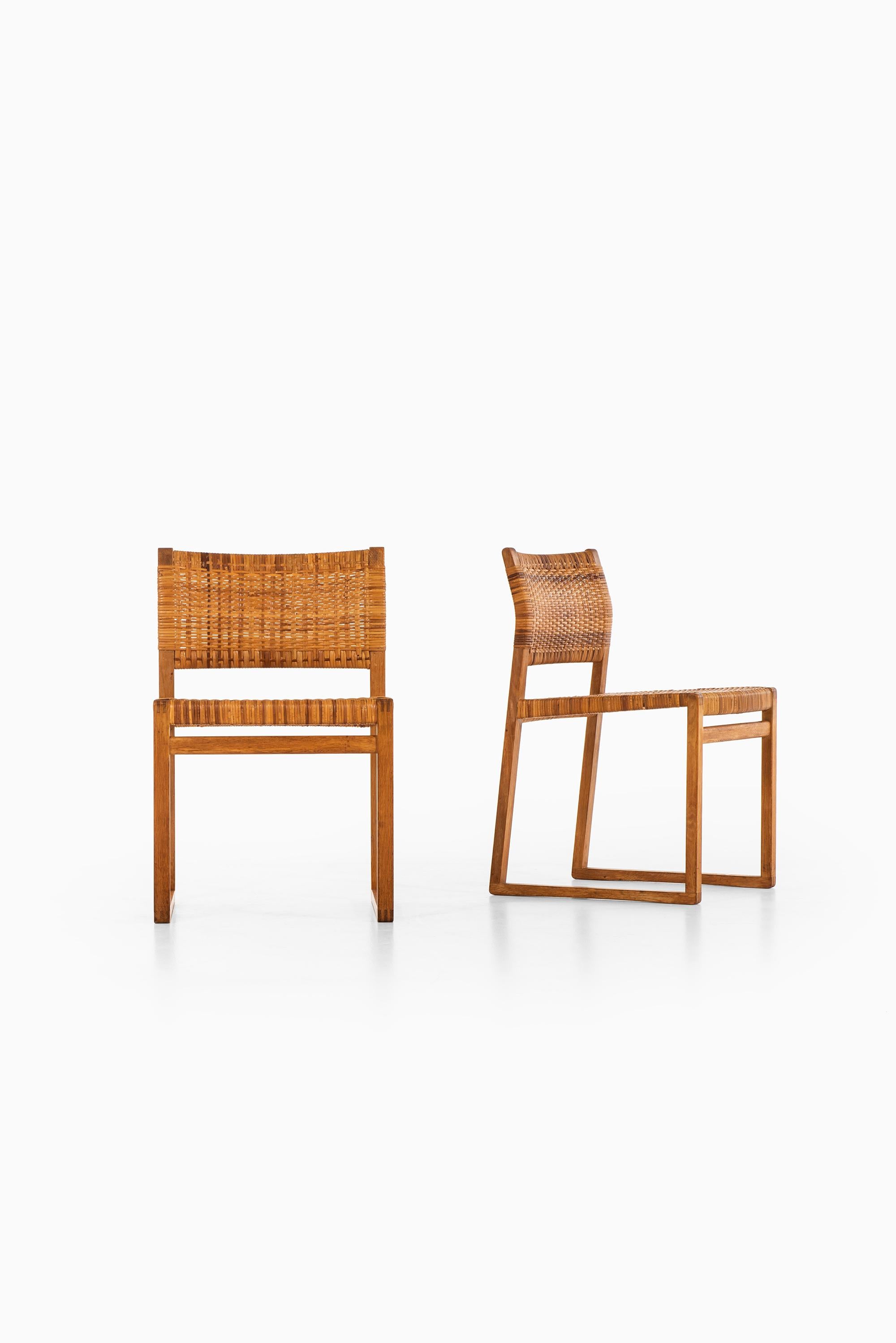 Rare set of 6 dining chairs model BM-61 designed by Børge Mogensen. Produced by Fredericia Stolefabrik in Denmark.