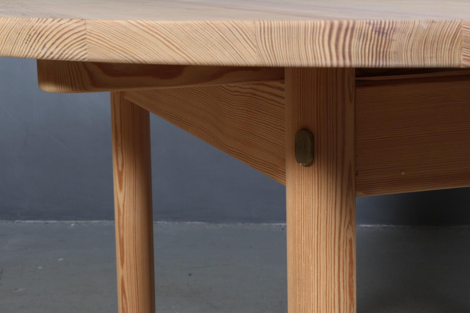 Scandinavian Modern Børge Mogensen dining table, Model Asserbo, Oregon Pine