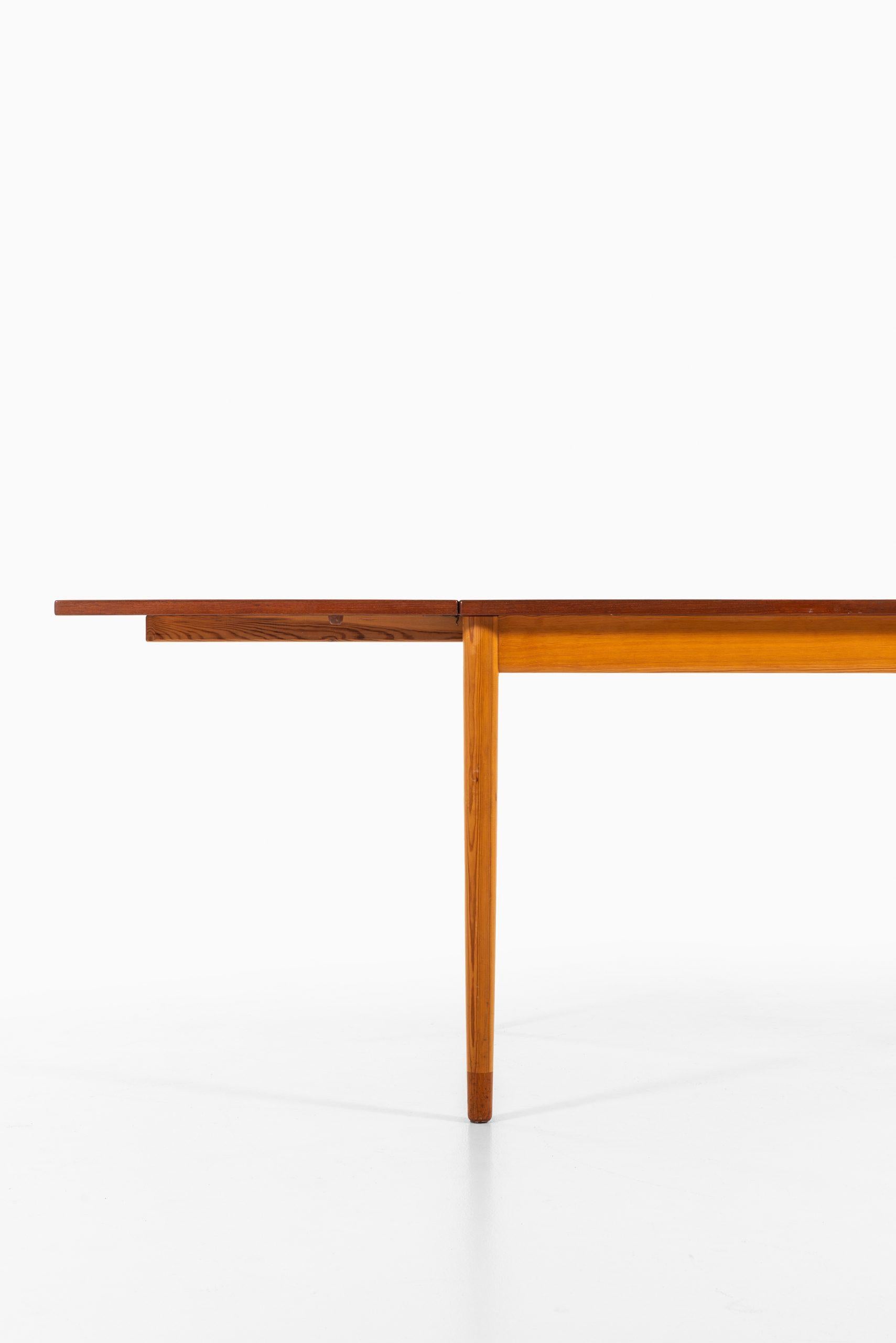 Børge Mogensen Dining Table Produced by Svensk Fur in Sweden For Sale 1