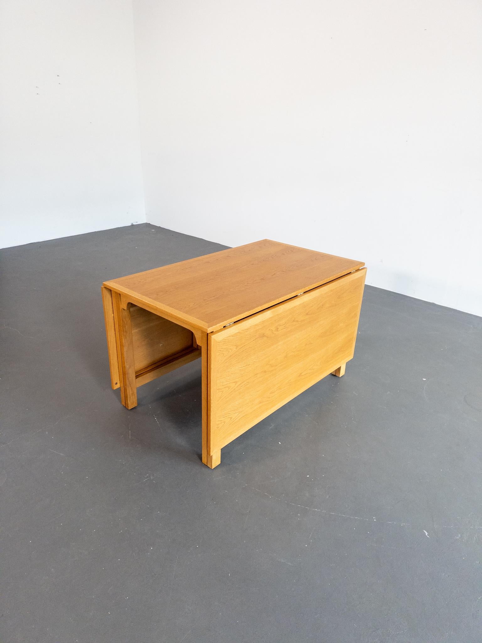Børge Mogensen Drop-Leaf Dining Table for Karl Andersson & Söner, 1960s In Excellent Condition For Sale In Staffanstorp, SE