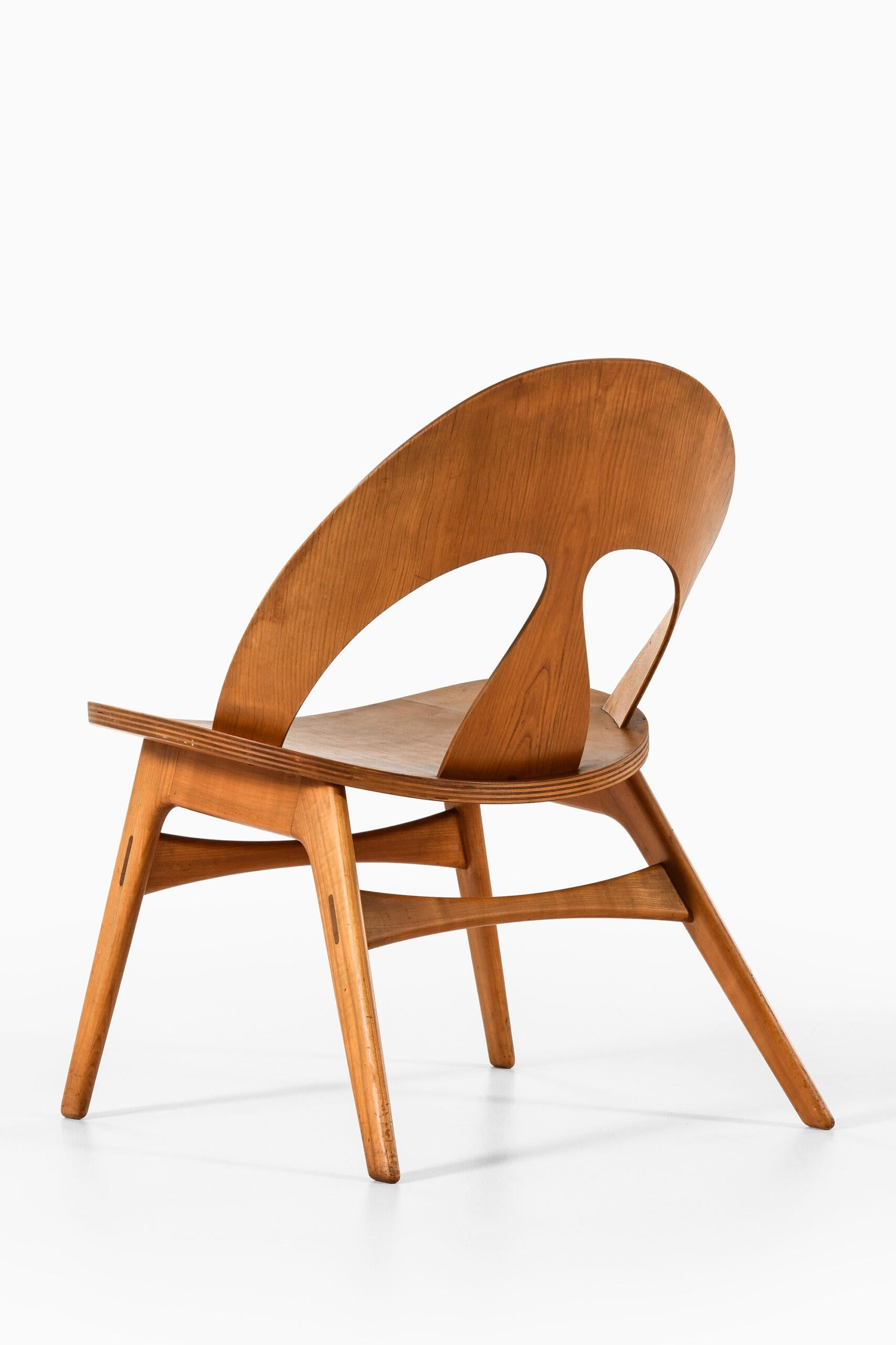 Mid-20th Century Børge Mogensen Easy Chair Produced by Cabinetmaker Erhard Rasmussen For Sale