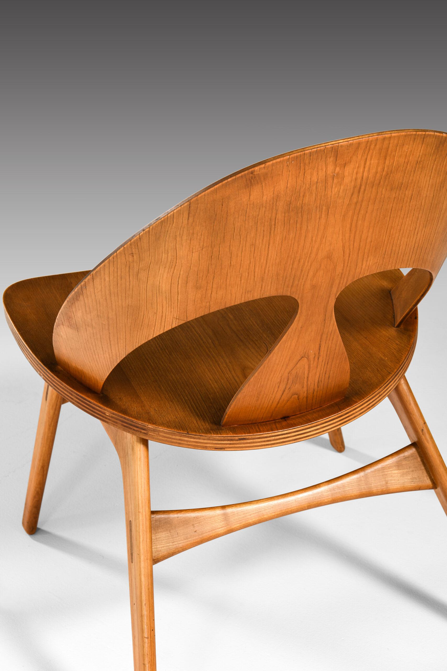 Cherry Børge Mogensen Easy Chair Produced by Cabinetmaker Erhard Rasmussen For Sale