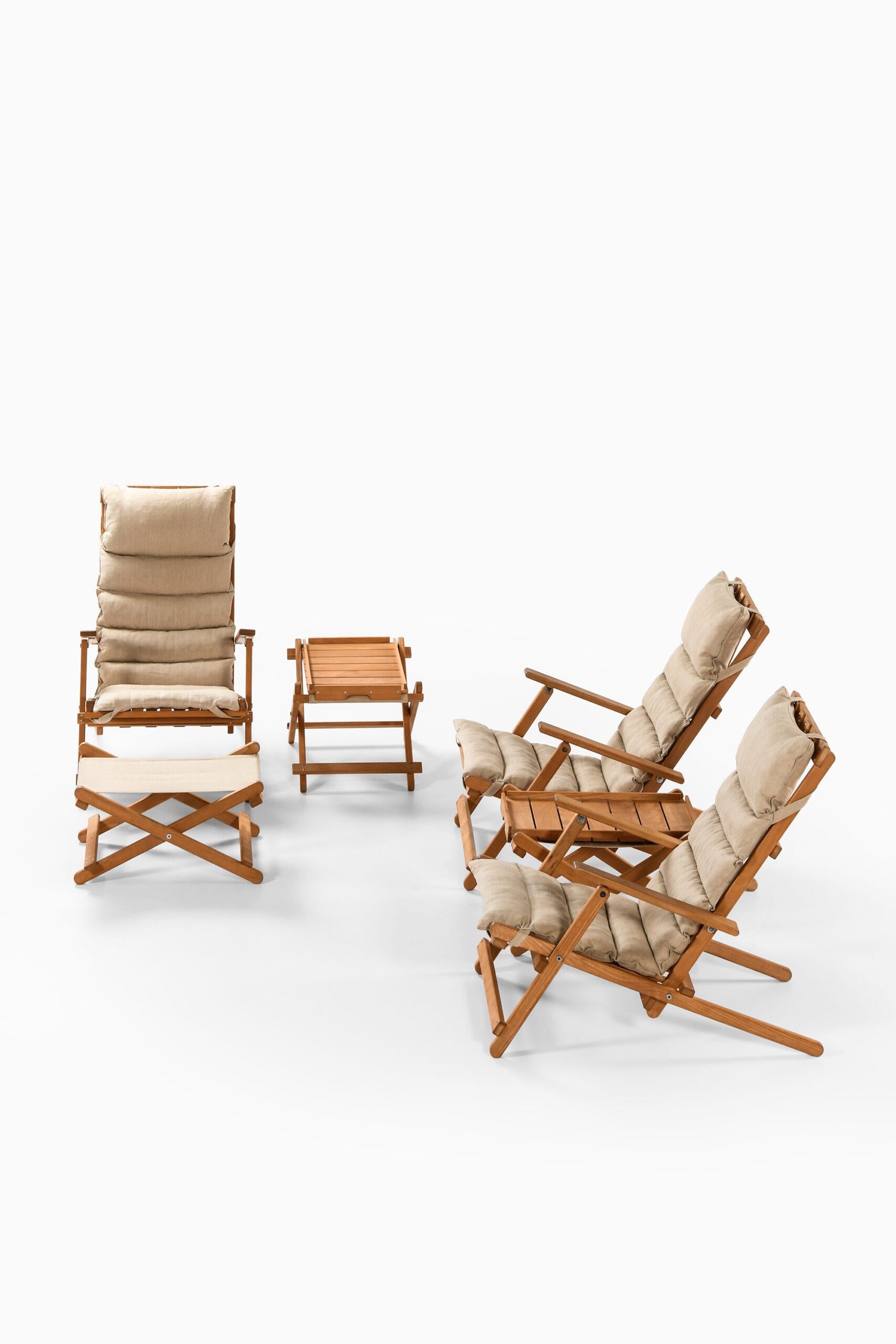 Canvas Børge Mogensen Easy Chairs and Side Tables Produced by Søborg Møbler For Sale