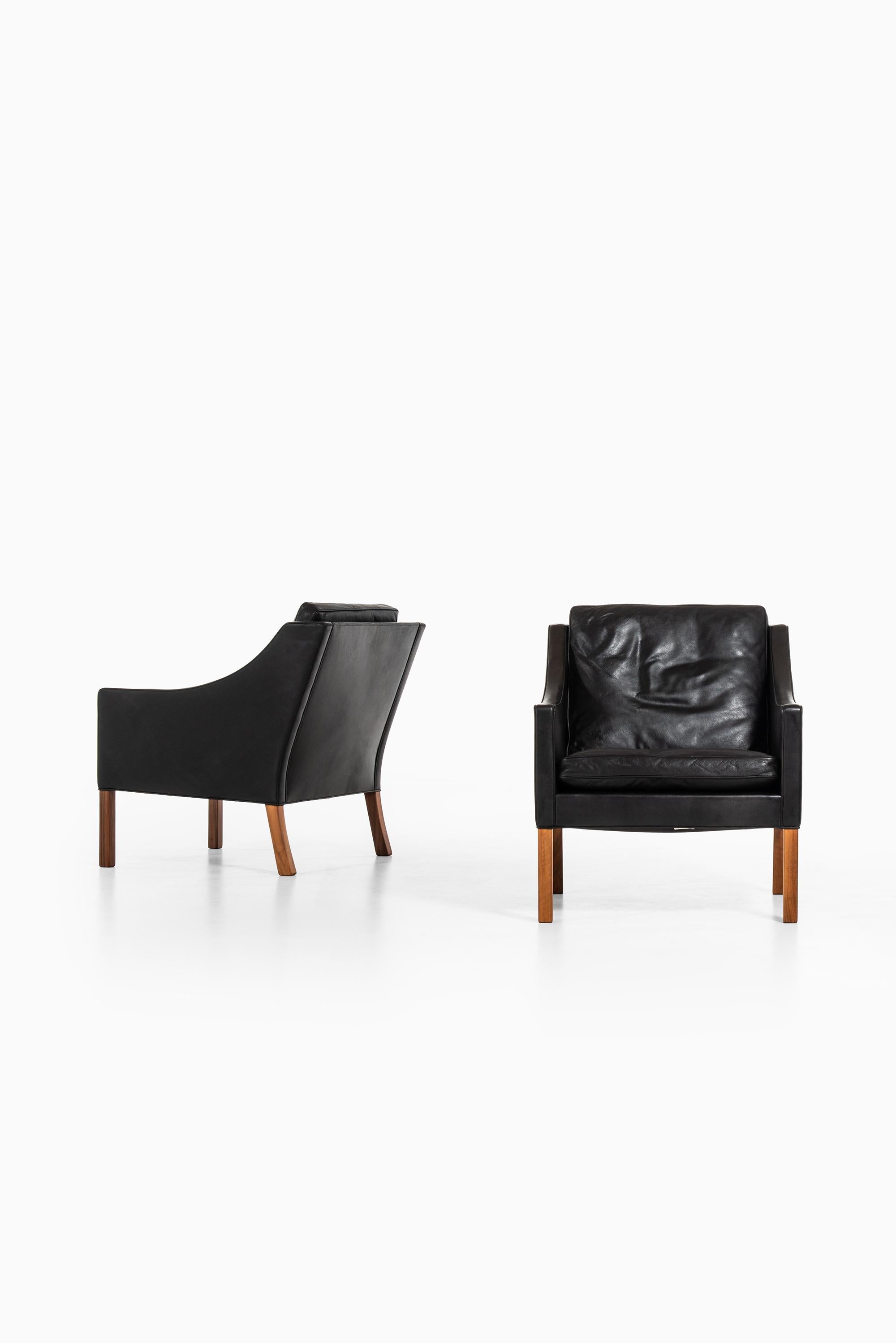 Børge Mogensen Easy Chairs Model 2207 by Fredericia Stolefabrik in Denmark For Sale 1