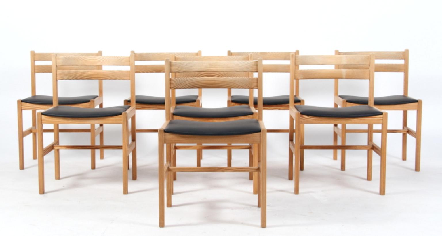 Scandinavian Modern Børge Mogensen Eight Dining Charis, Model Asserbo, Oregon Pine and Black Leather