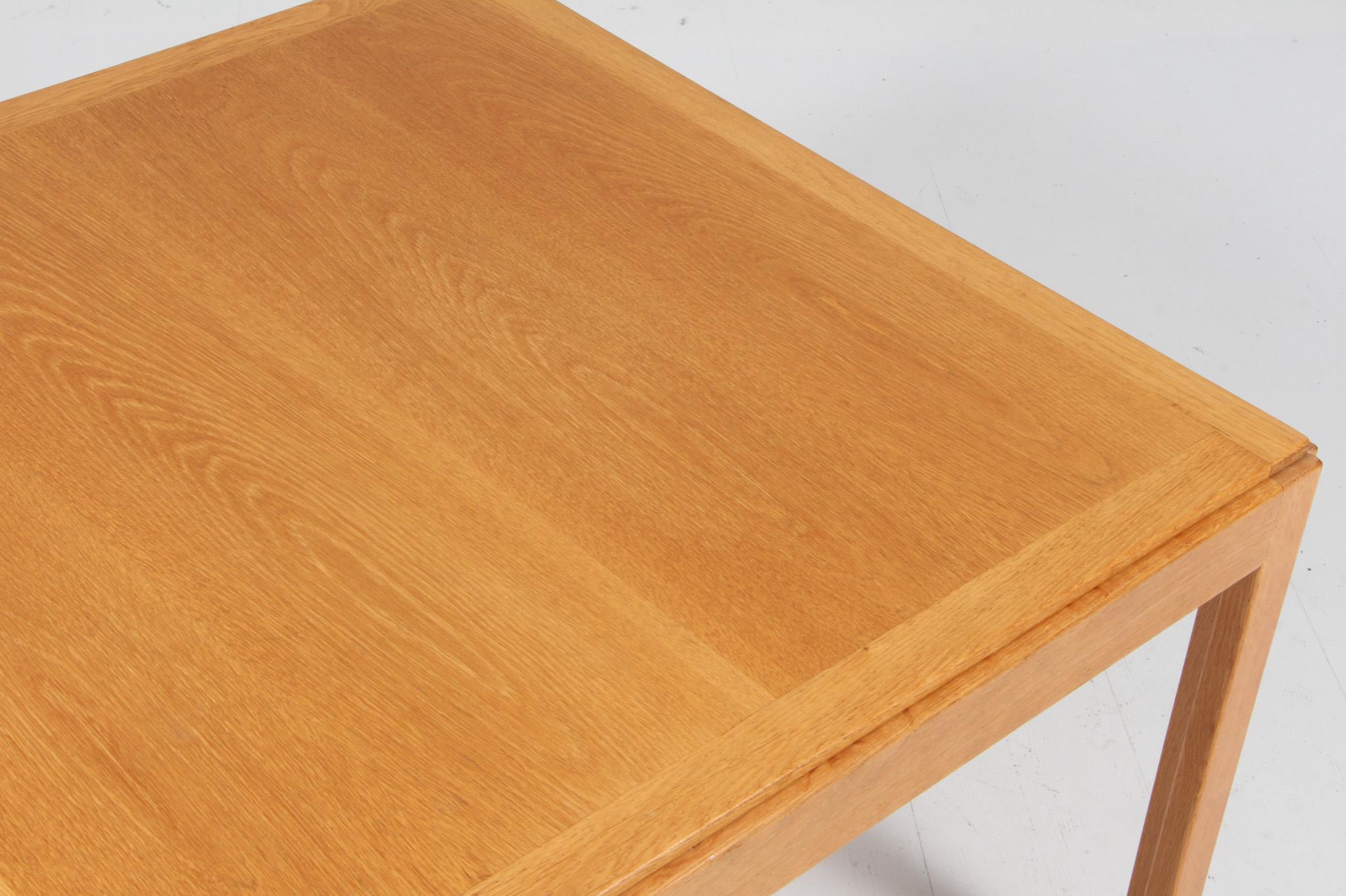 Børge Mogensen foldable Coffee Table, lacquered oak, model 5383 In Excellent Condition For Sale In Esbjerg, DK
