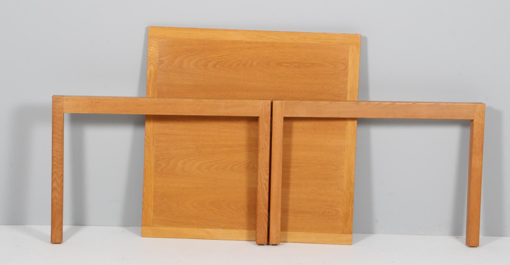 Oak Børge Mogensen foldable Coffee Table, lacquered oak, model 5383 For Sale