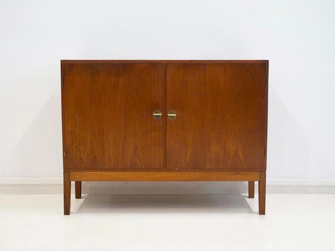 Scandinavo moderno Børge Mogensen per FDB Møbler Armadio in teak Modello 232 in vendita