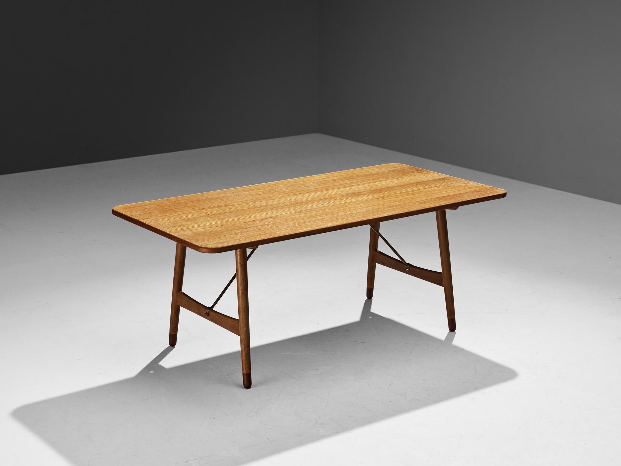 Mid-20th Century Børge Mogensen for Frederica Stolefabrik Teak and Oak Hunting Table For Sale