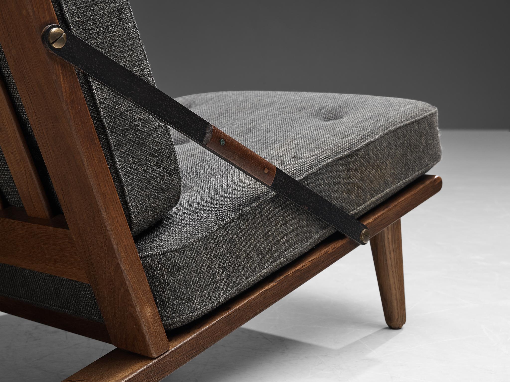 Mid-20th Century Børge Mogensen for Fredericia Hunting Chair in Oak and Woolen Upholstery For Sale