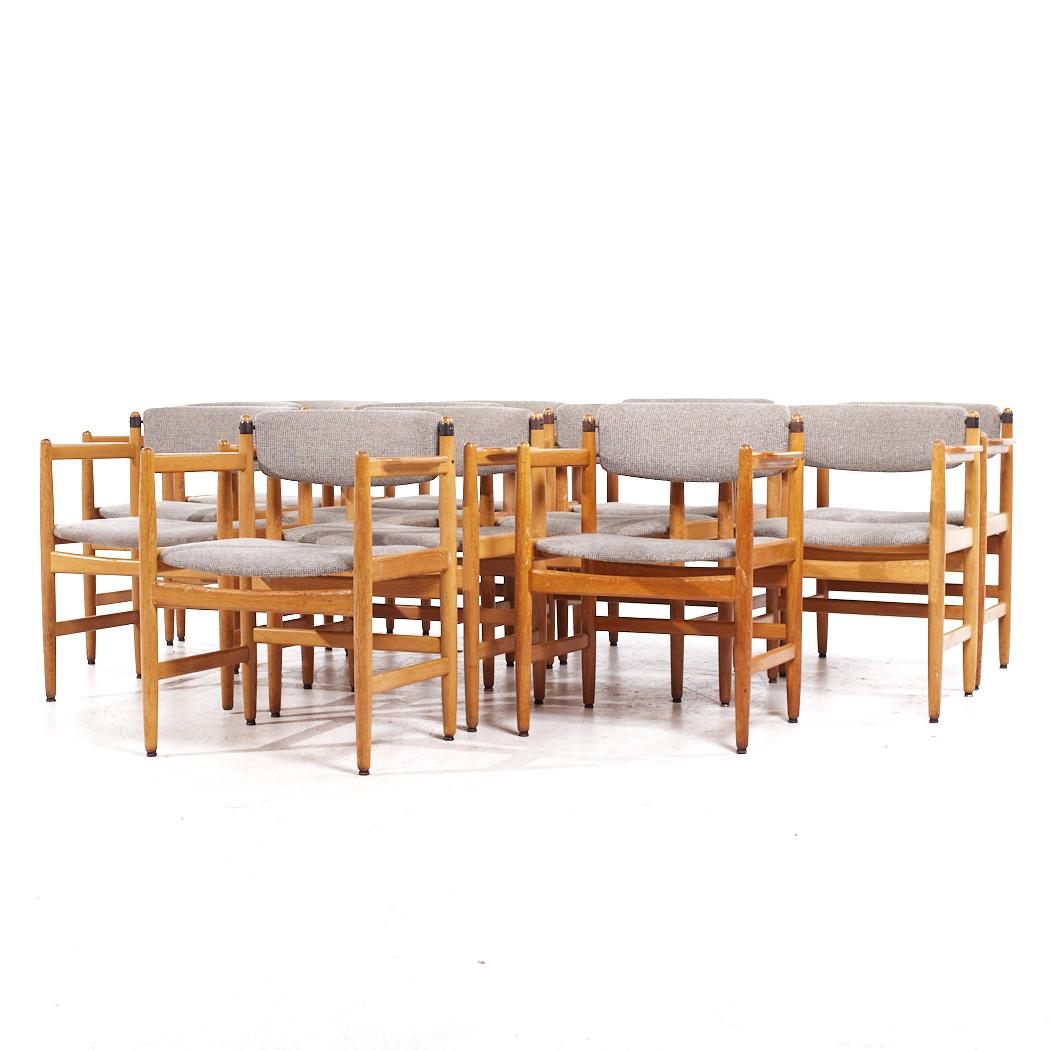Børge Mogensen für Karl Andersson & Söner MCM Dänische Eiche Esszimmerstühle - Set 12 (Moderne der Mitte des Jahrhunderts) im Angebot