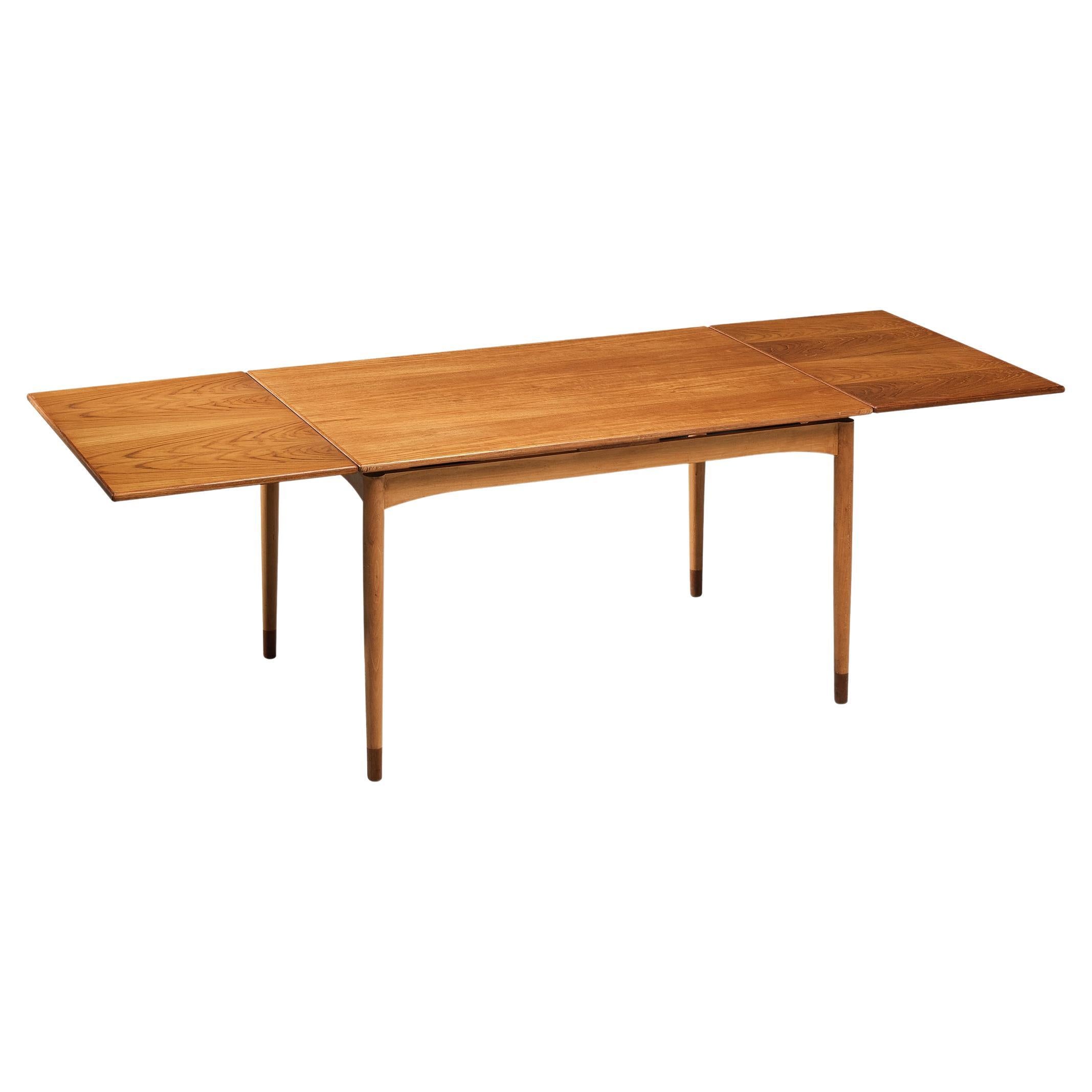 Børge Mogensen for Søborg Møbelfabrik Extendable Dining Table in Teak