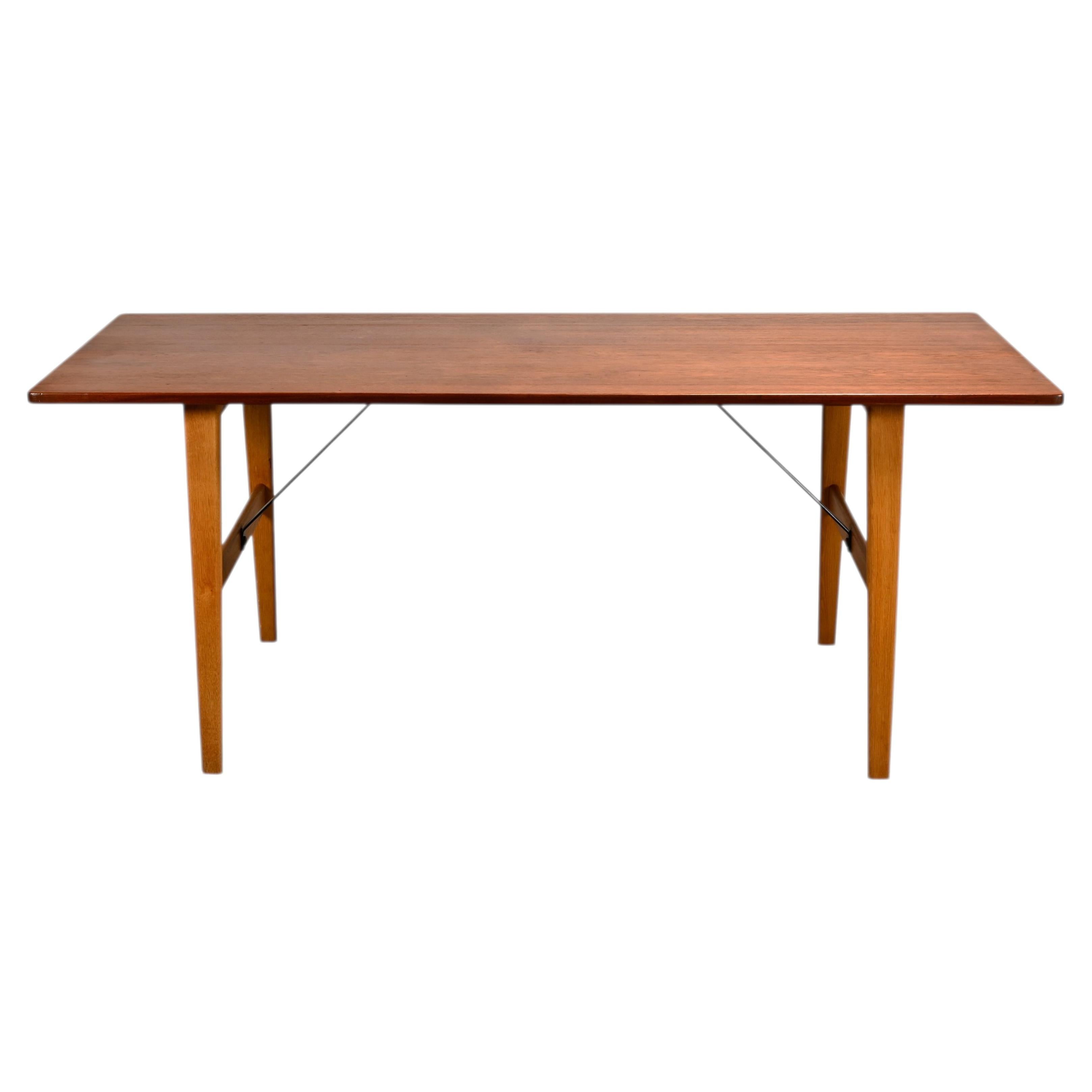 Børge Mogensen Hunting Table in Teak and Oak for Soborg Mobelfabrik, Denmark For Sale