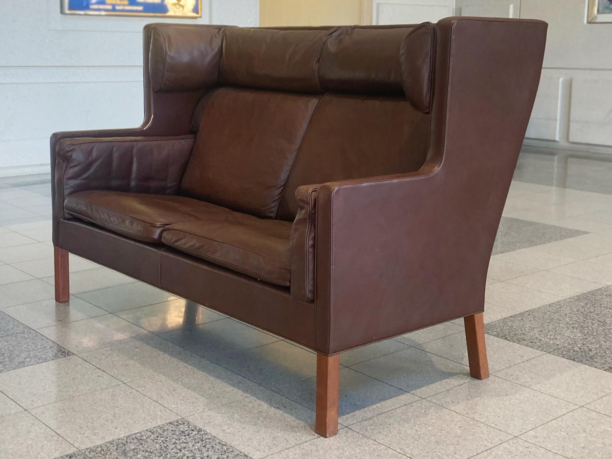 Børge Mogensen Leather Coupé Sofa Model 2192 For Sale 1