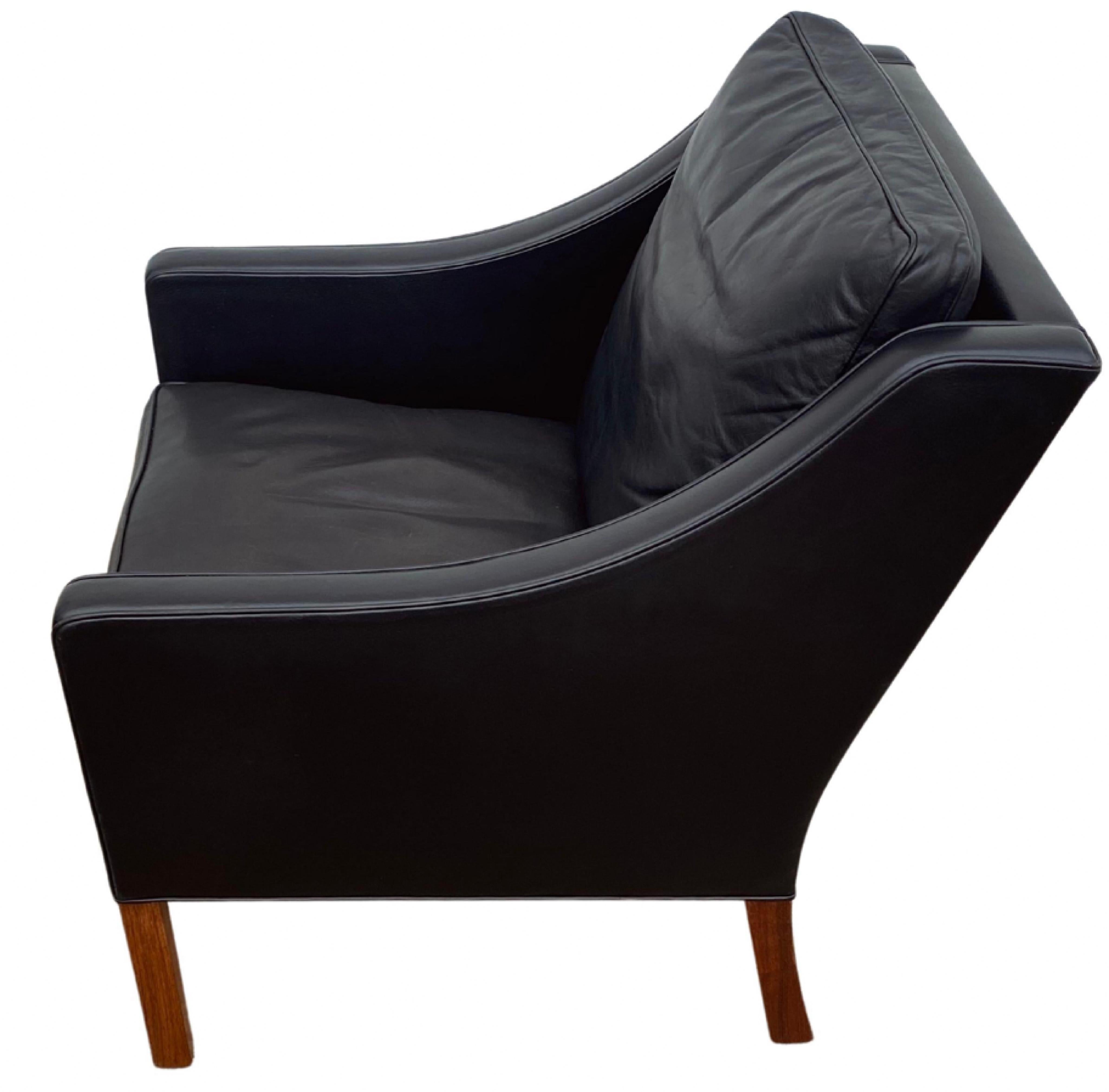Børge Mogensen Lounge Chair Model 2207 In Excellent Condition In Copenhagen, DK
