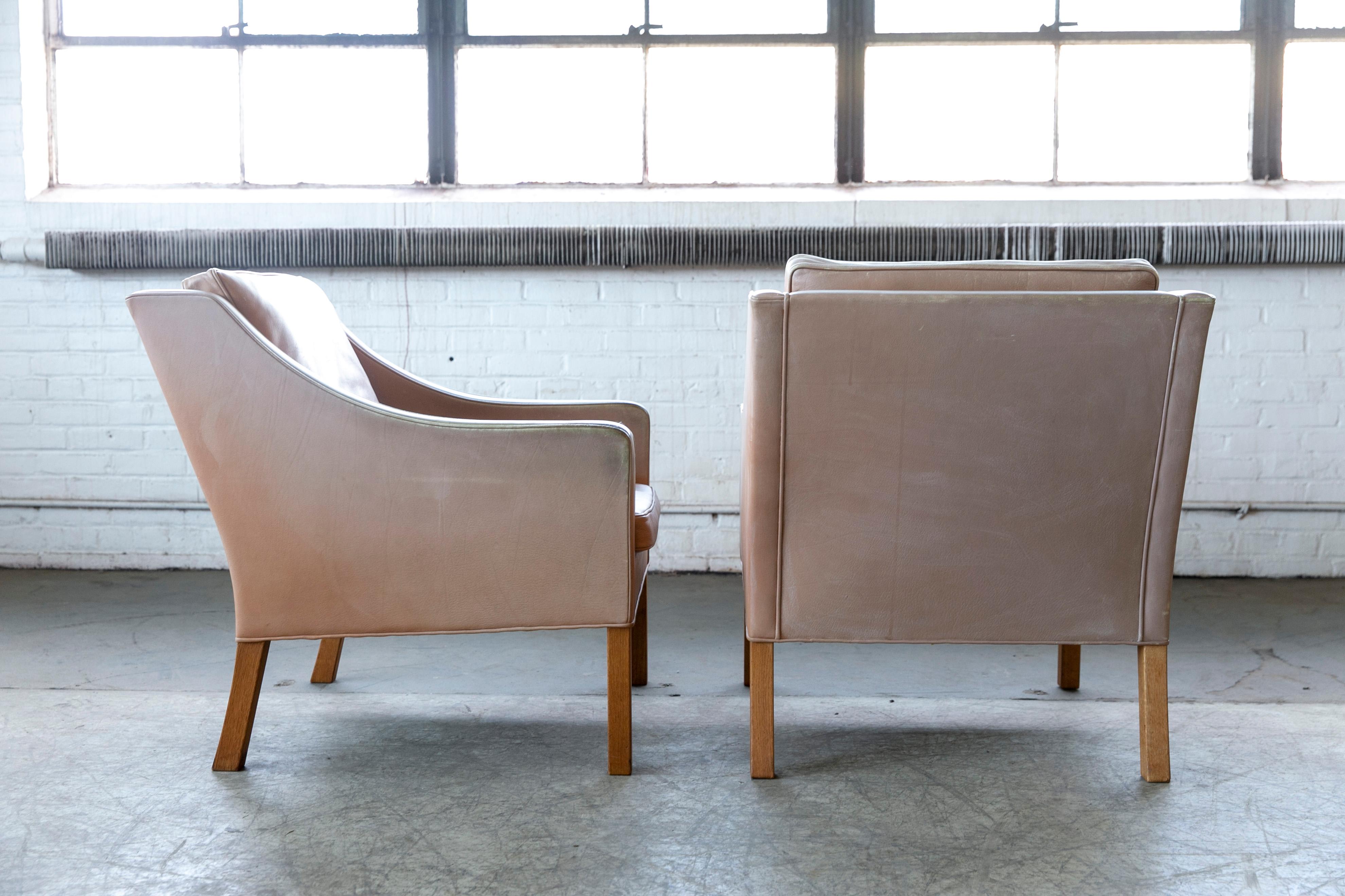 Børge Mogensen Lounge Chair Model 2207 in Down Filled Beige Aniline Leather 2
