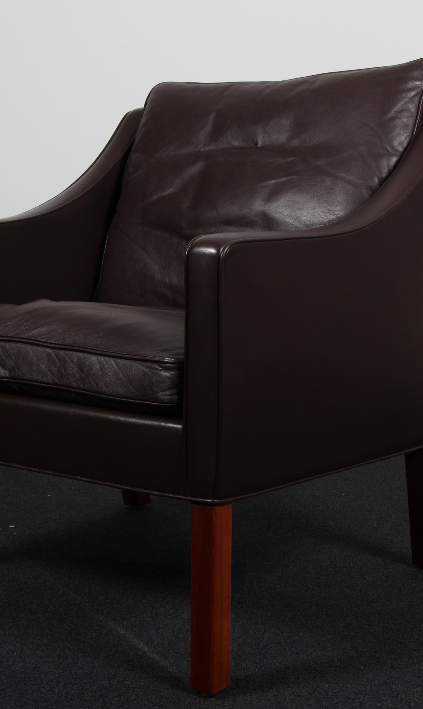 Danish Børge Mogensen Lounge Chair, model 2207, original upholstery For Sale