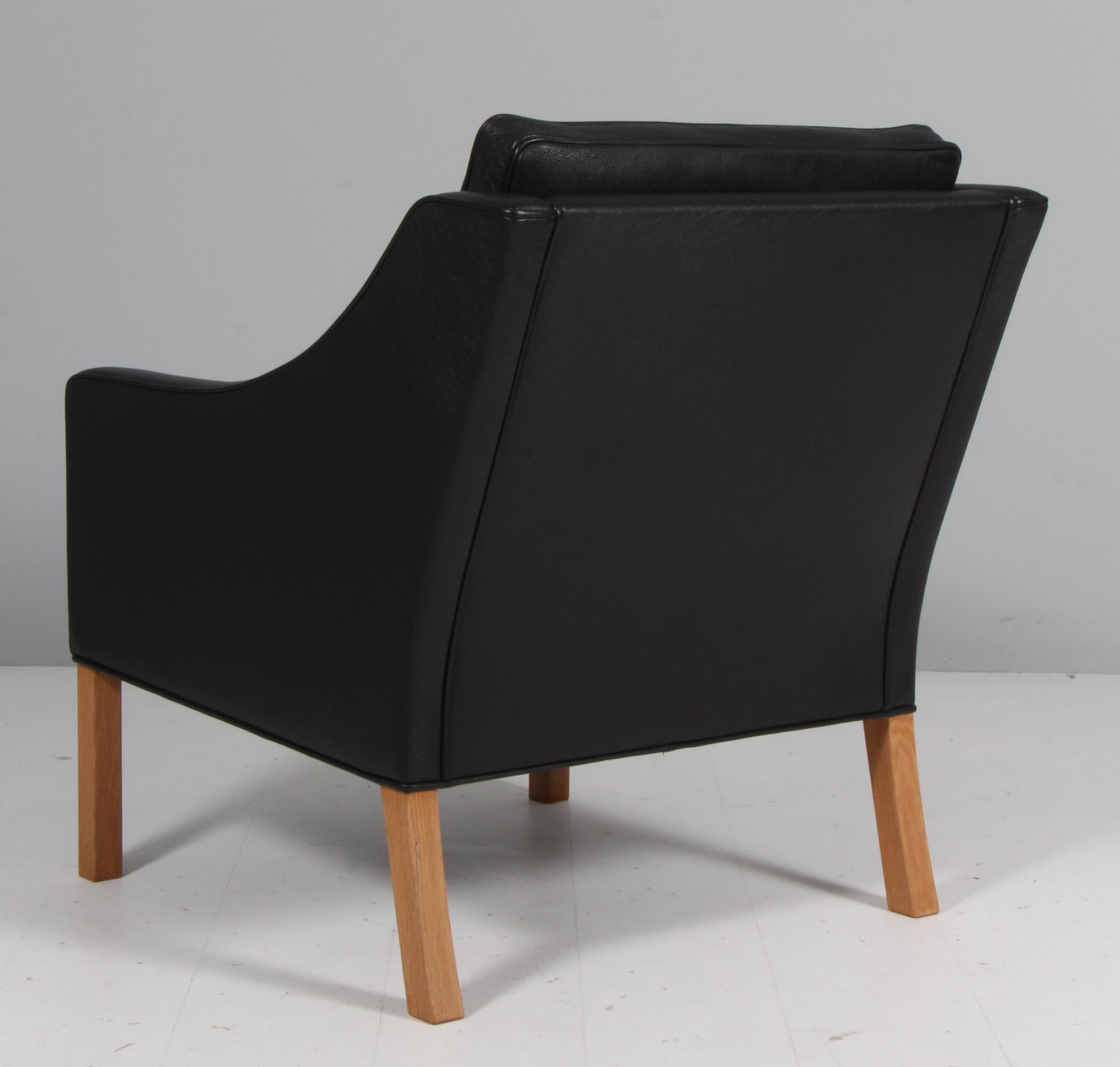 Leather Børge Mogensen Lounge Chair, model 2207, original upholstery For Sale