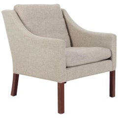 Børge Mogensen Lounge Chair, Model 2207, Original Wool Upholstery